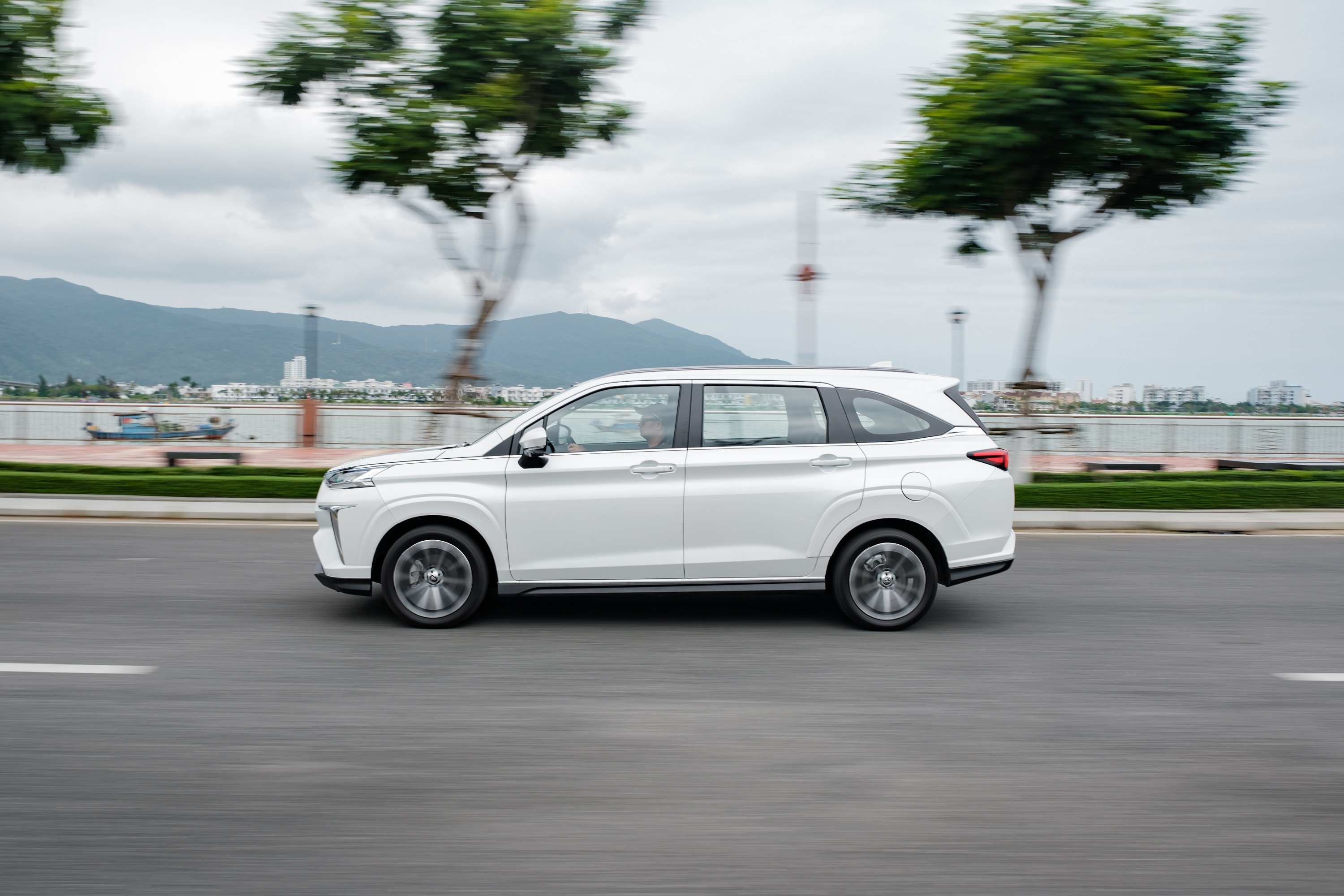 oto cho gia dinh,  Toyota anh 19