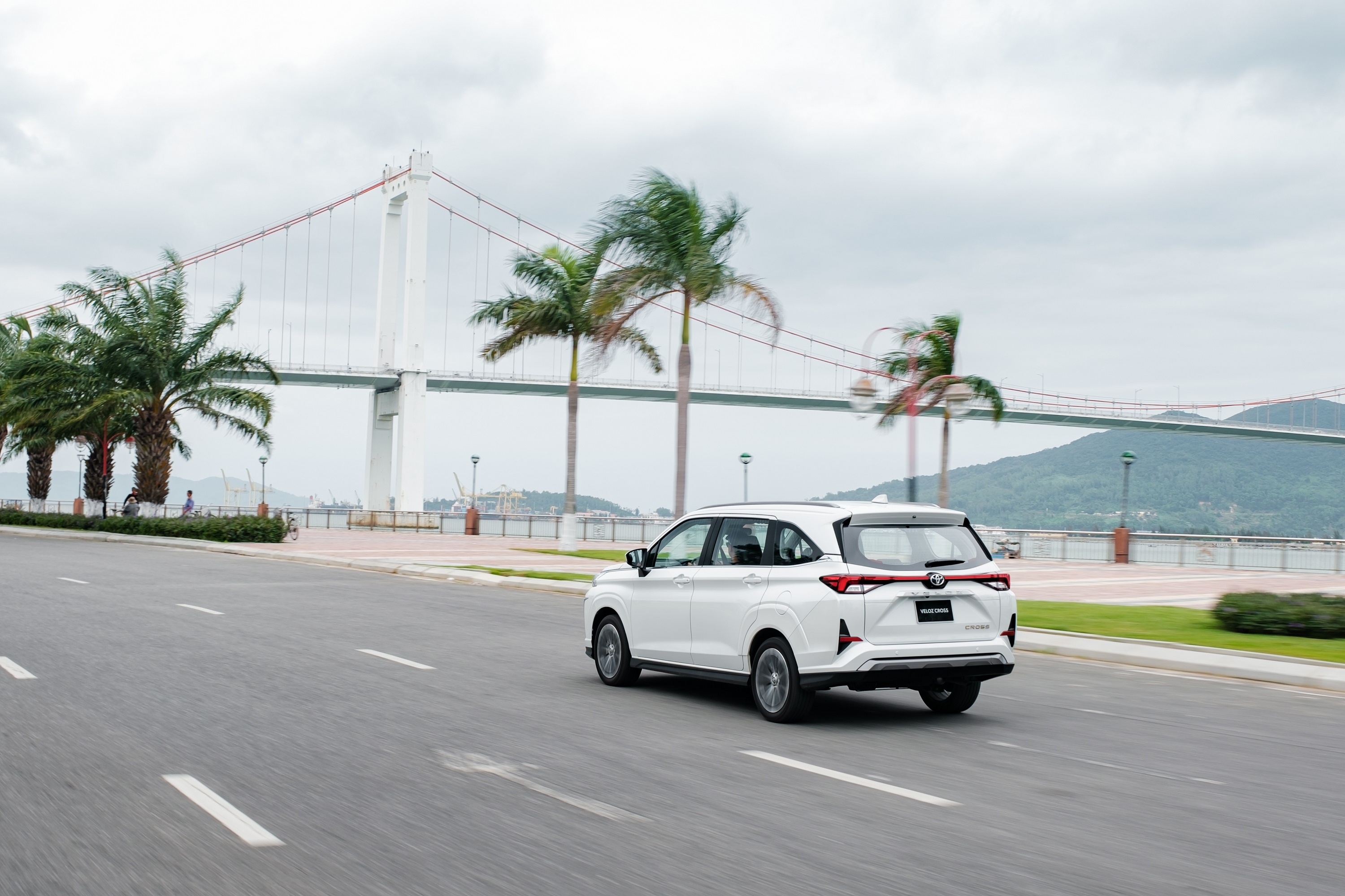 oto cho gia dinh,  Toyota anh 22