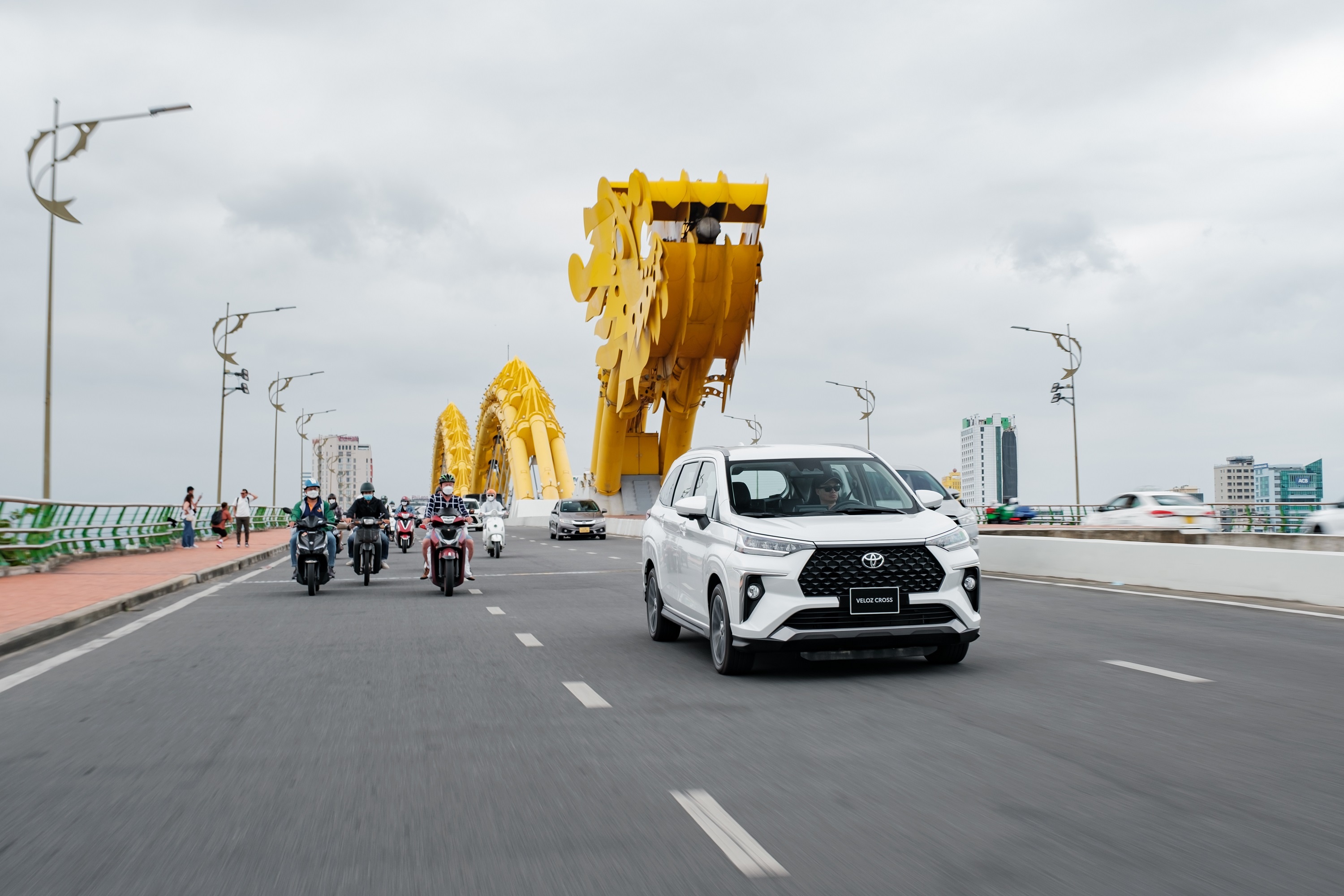 oto cho gia dinh,  Toyota anh 17