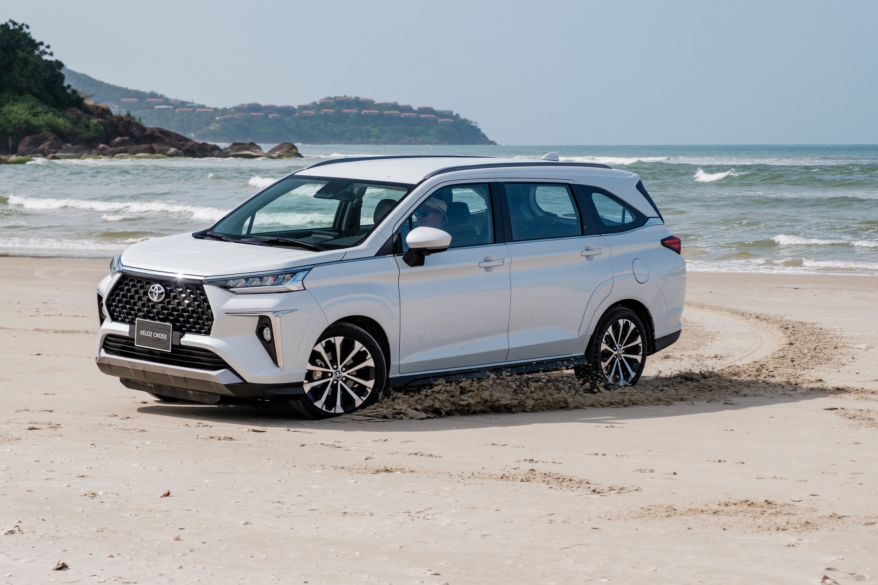 oto cho gia dinh,  Toyota anh 20