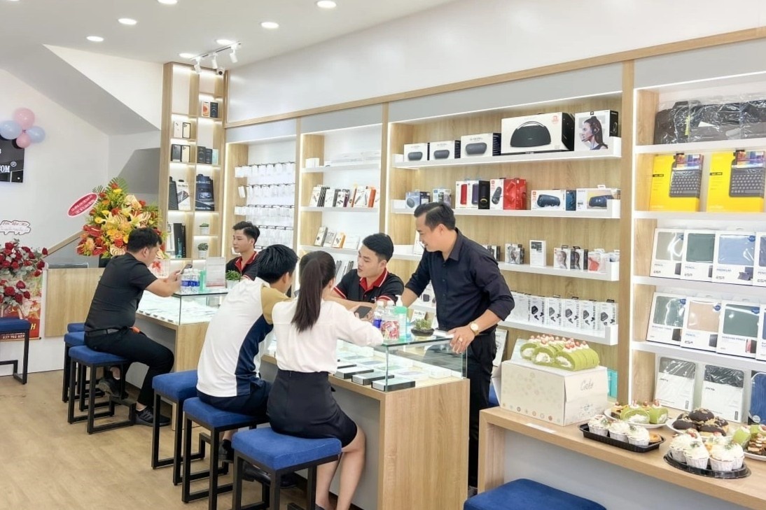 Minh Tuan Mobile uu dai lon mung khai truong 2 chi nhanh moi hinh anh