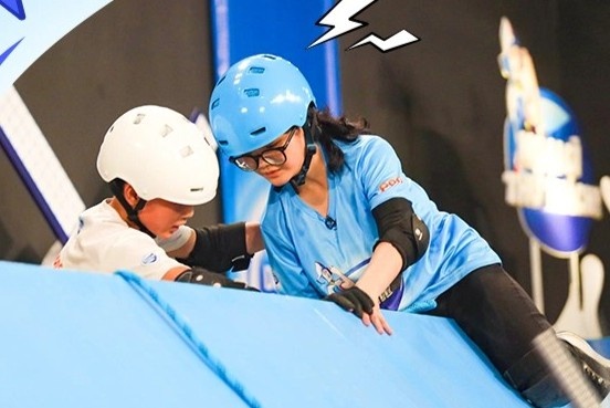 Nhung cu ngoat dung len sau vap nga trong gameshow 'Ngai gi thu thach' hinh anh