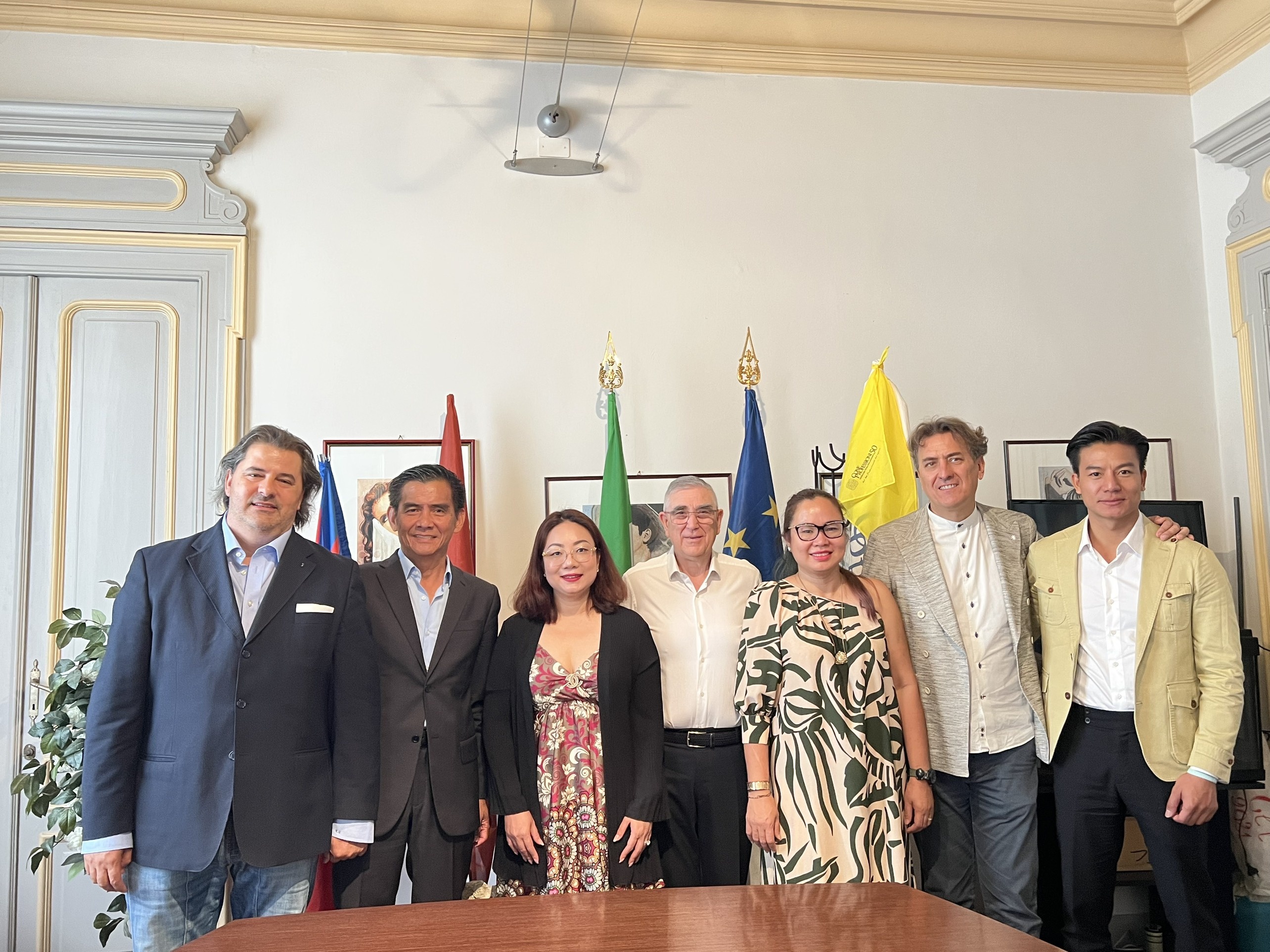 Malit 6, City Furniture ảnh 2 Malit 6, City Furniture anh 2