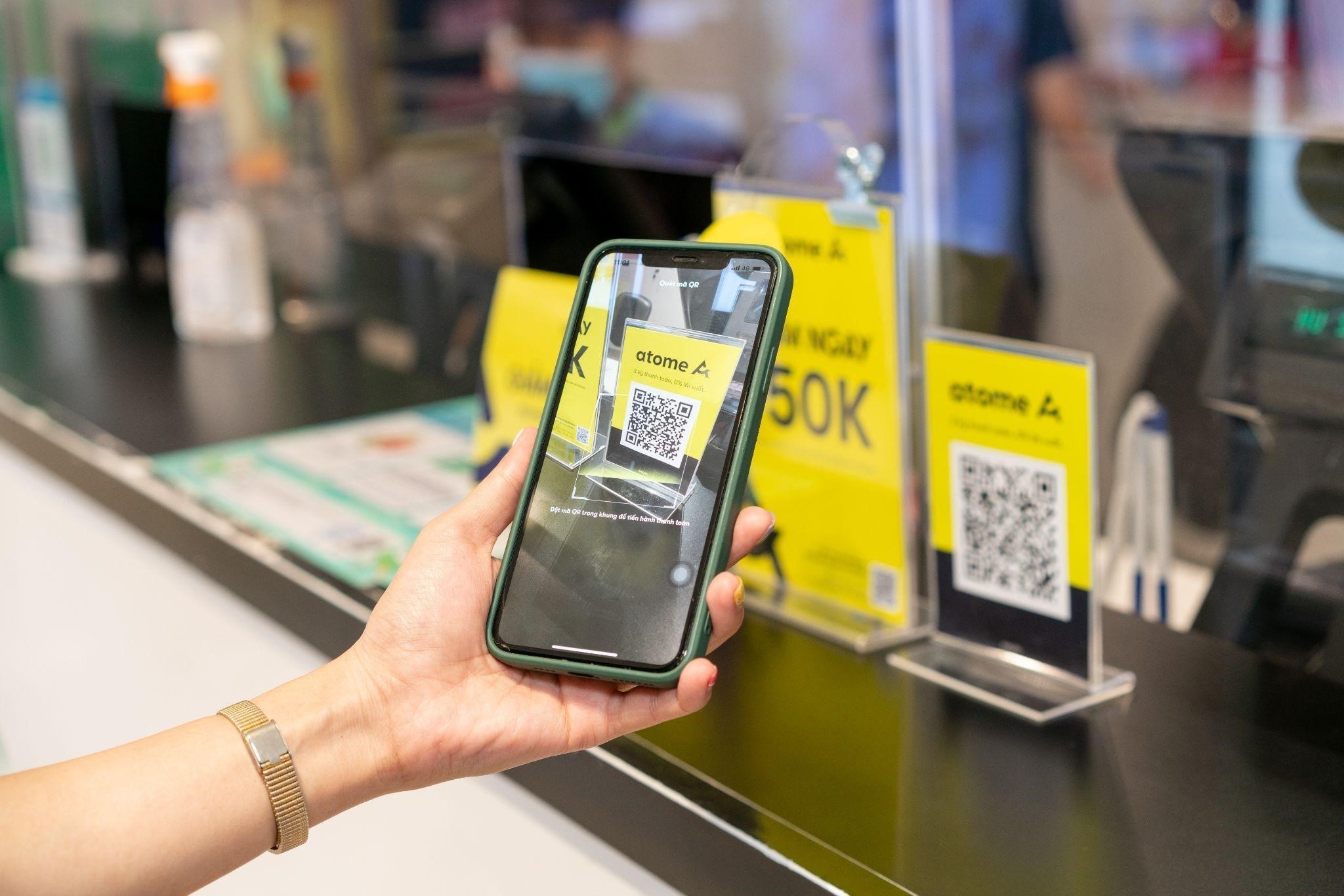 Atome hop tac Robins Department Store cho man ra mat tai Viet Nam hinh anh