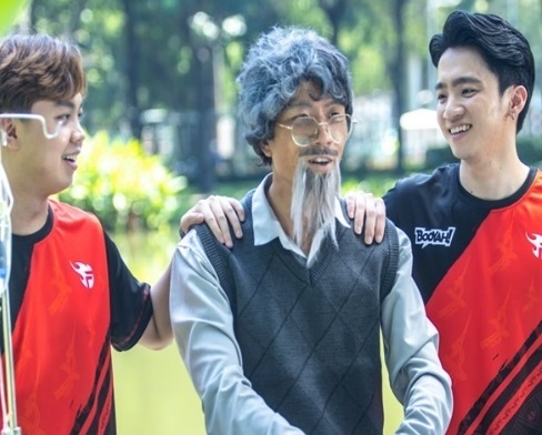 Xuan Bach, Lai Bang hoa than hai huoc trong video truoc them AIC 2022 hinh anh