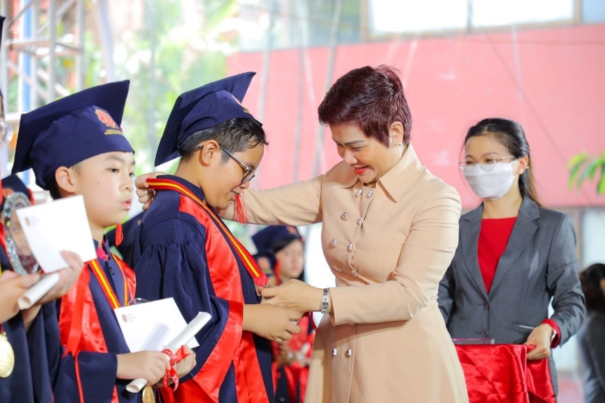 Nhung thanh tich cua hoc sinh VAS nam hoc 2021-2022 hinh anh