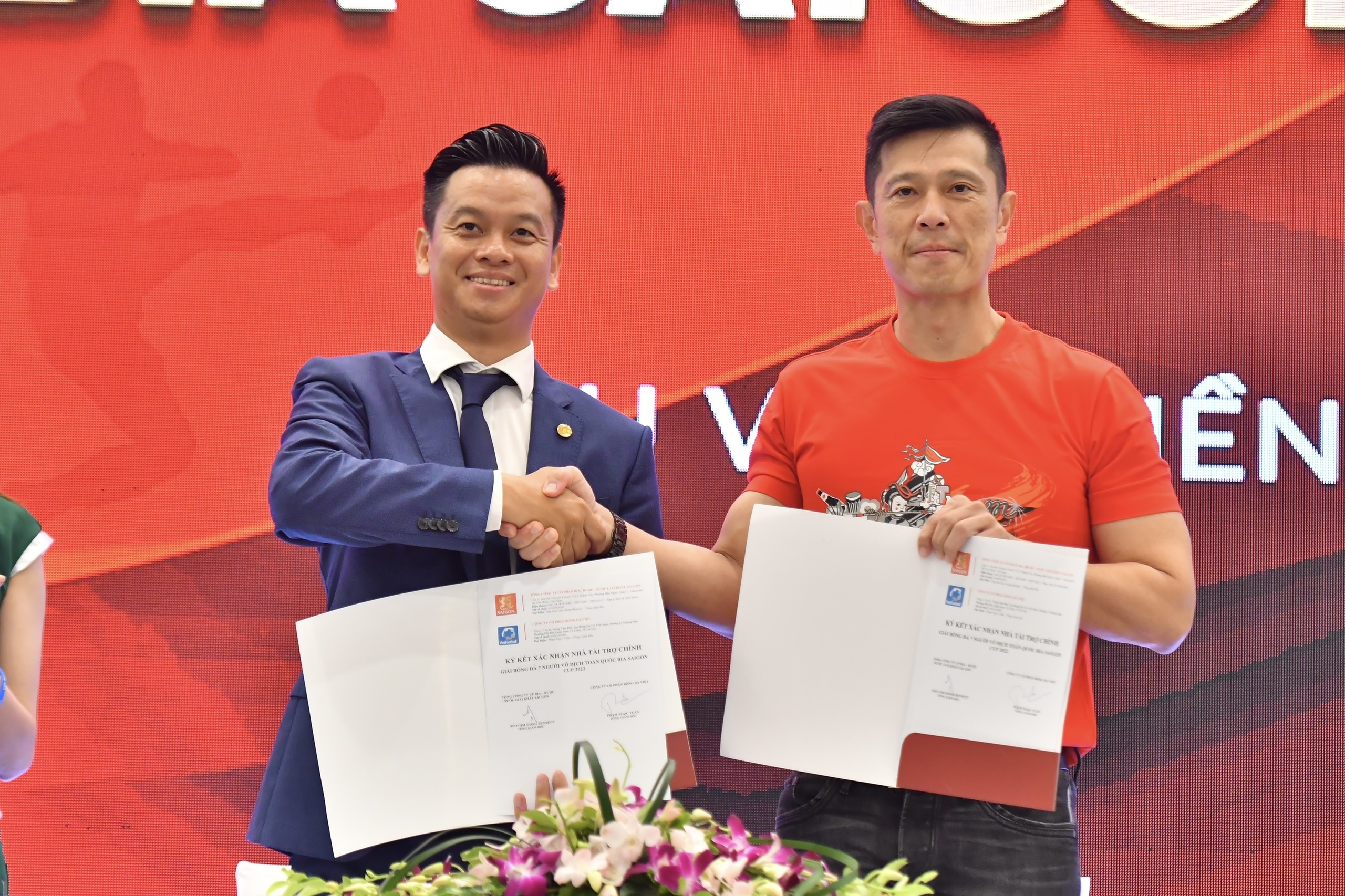 Khoi dong giai bong da 7 nguoi vo dich toan quoc Bia Saigon Cup 2022 hinh anh