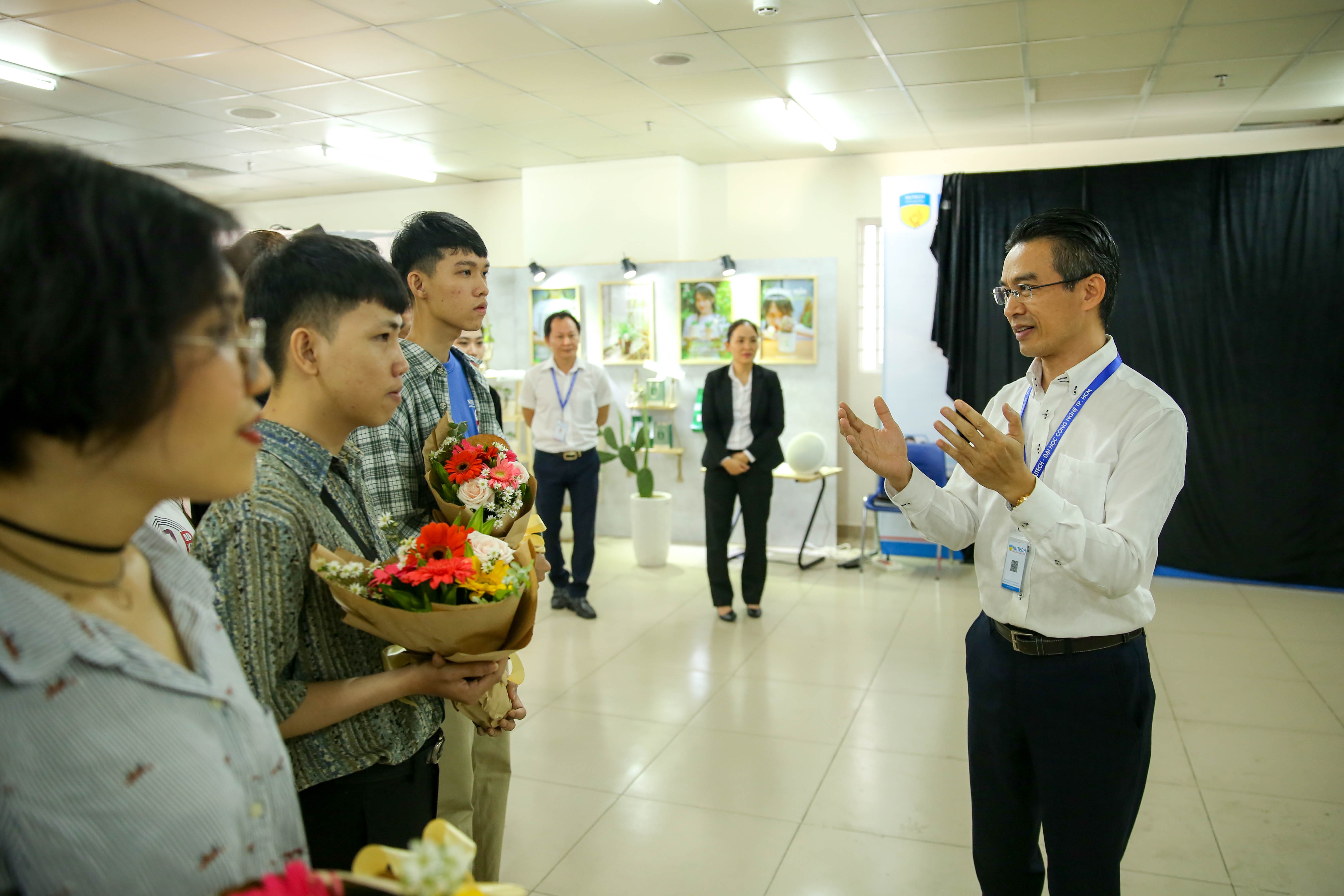 Thiet ke do hoa anh 28