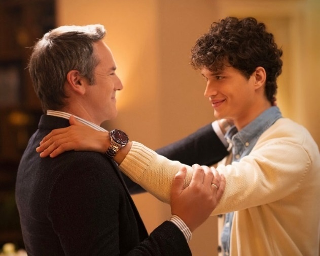 Goi y qua tang trang suc cao cap va y nghia cho quy ong hinh anh