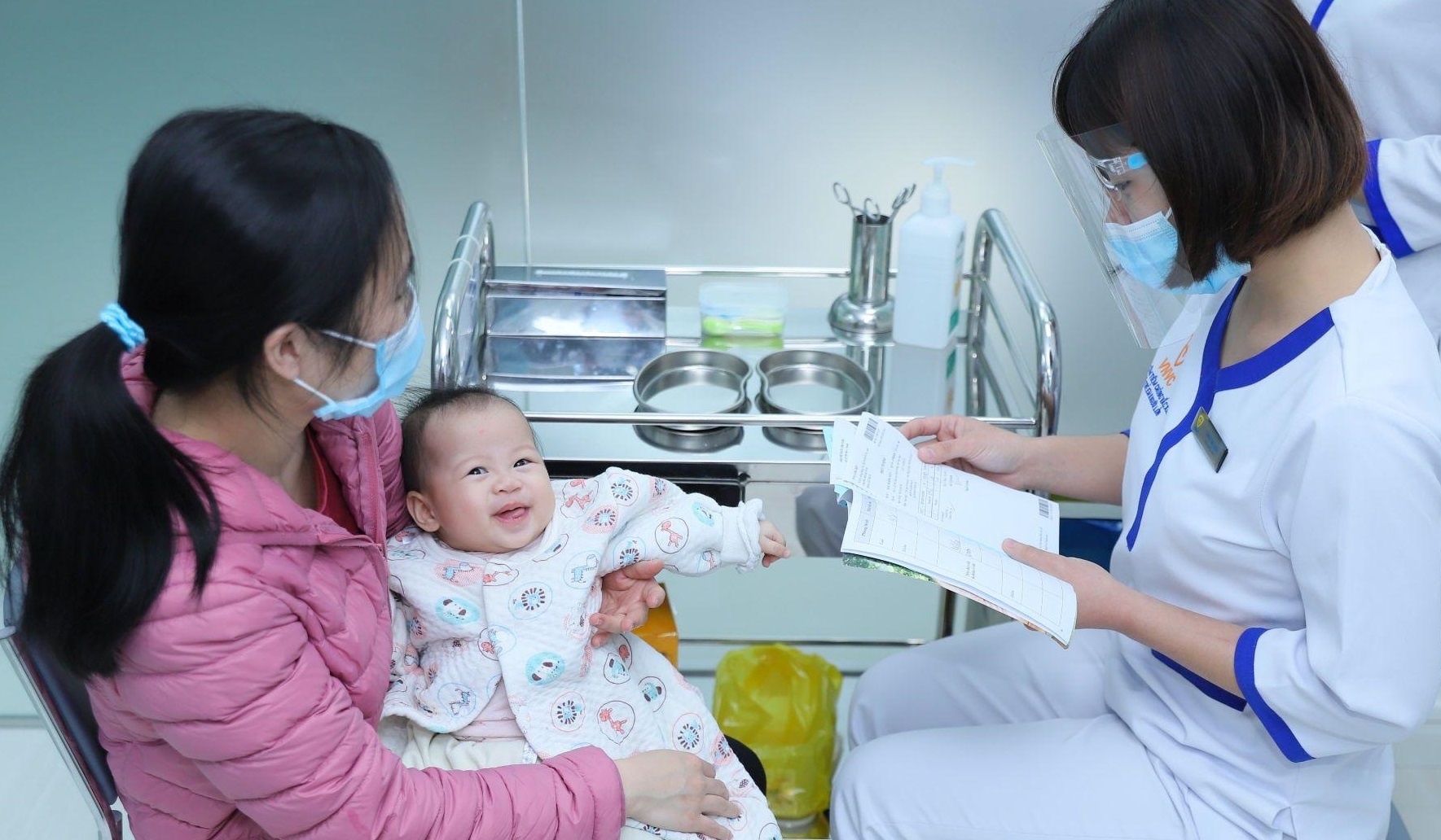 VNVC khong thieu vaccine cho tre em va nguoi lon hinh anh