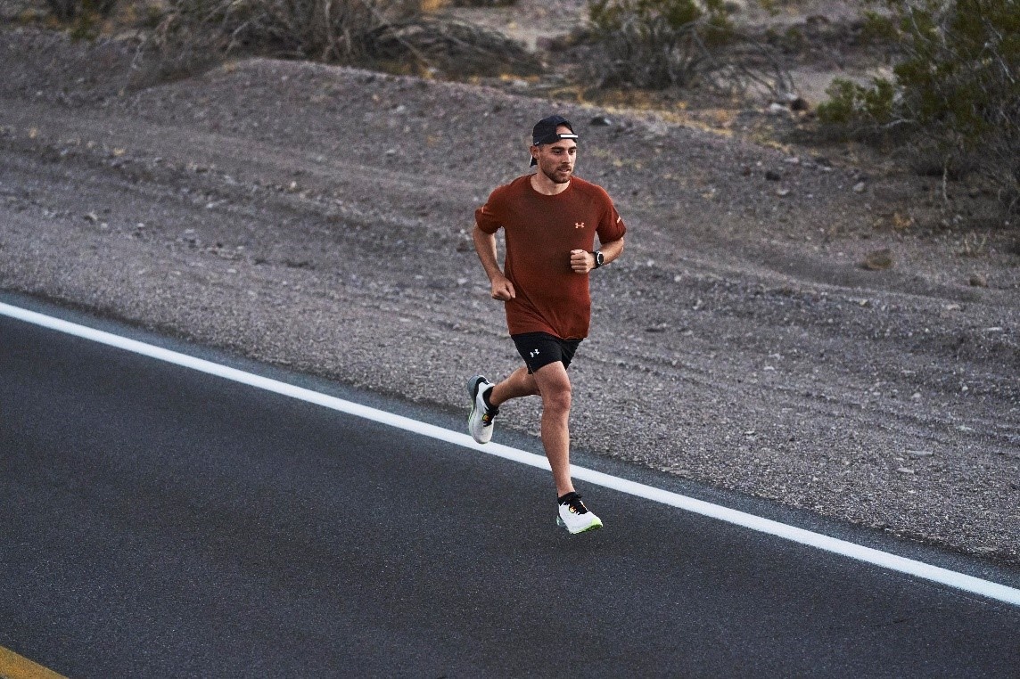 Giay chay bo cao cap anh 1