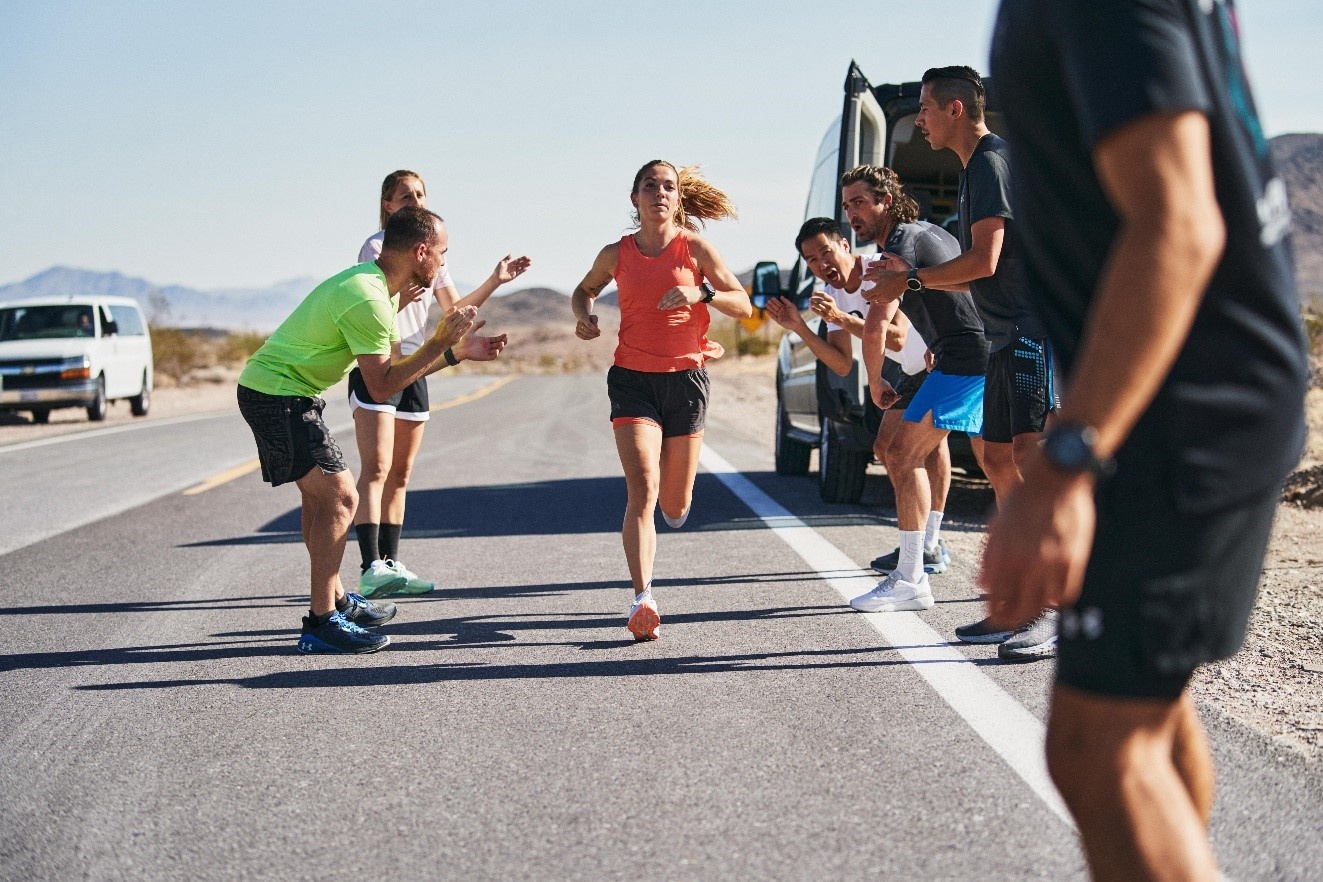 Giay chay bo cao cap anh 4