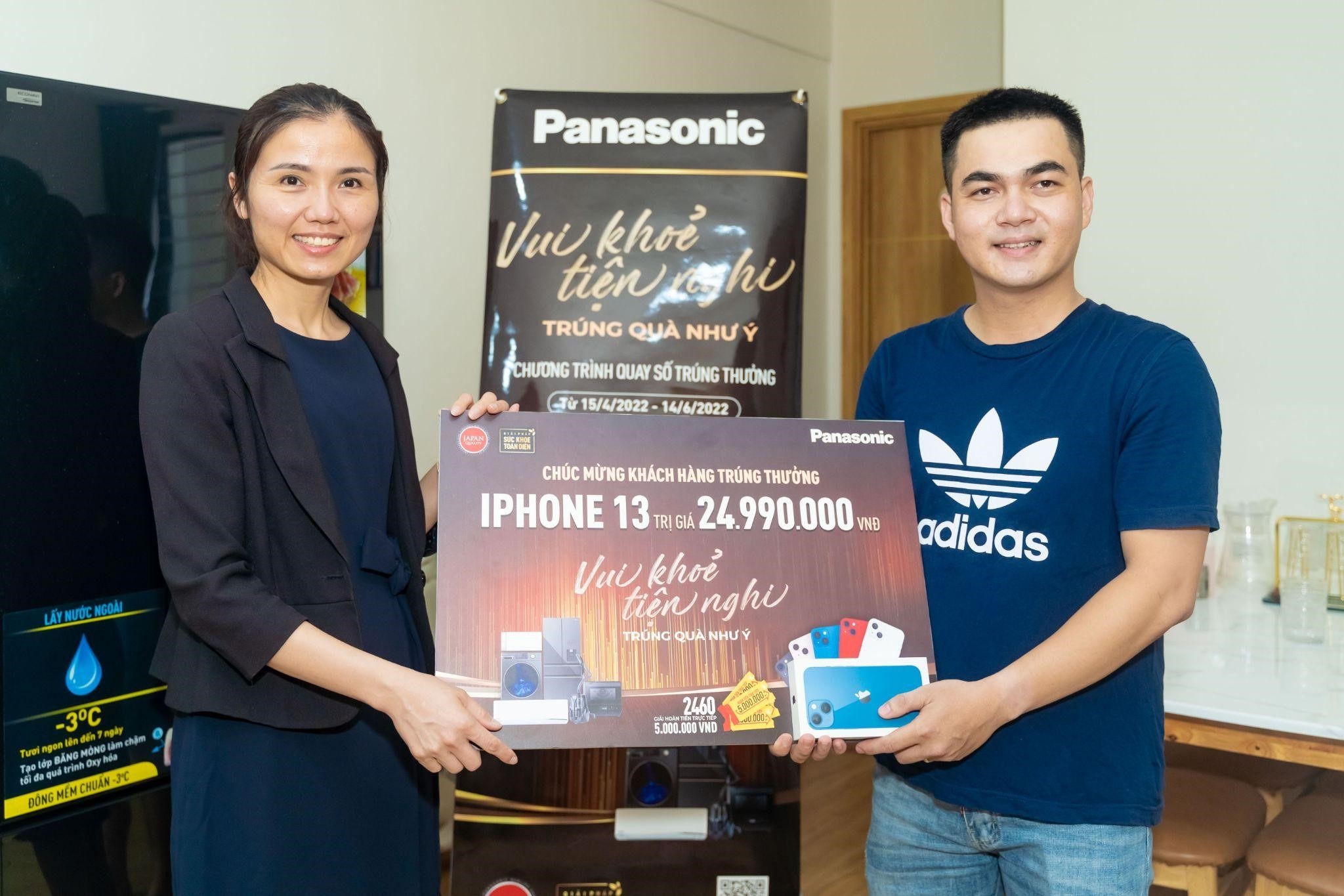 Nhieu khach hang trung iPhone 13 nho mua san pham Panasonic hinh anh