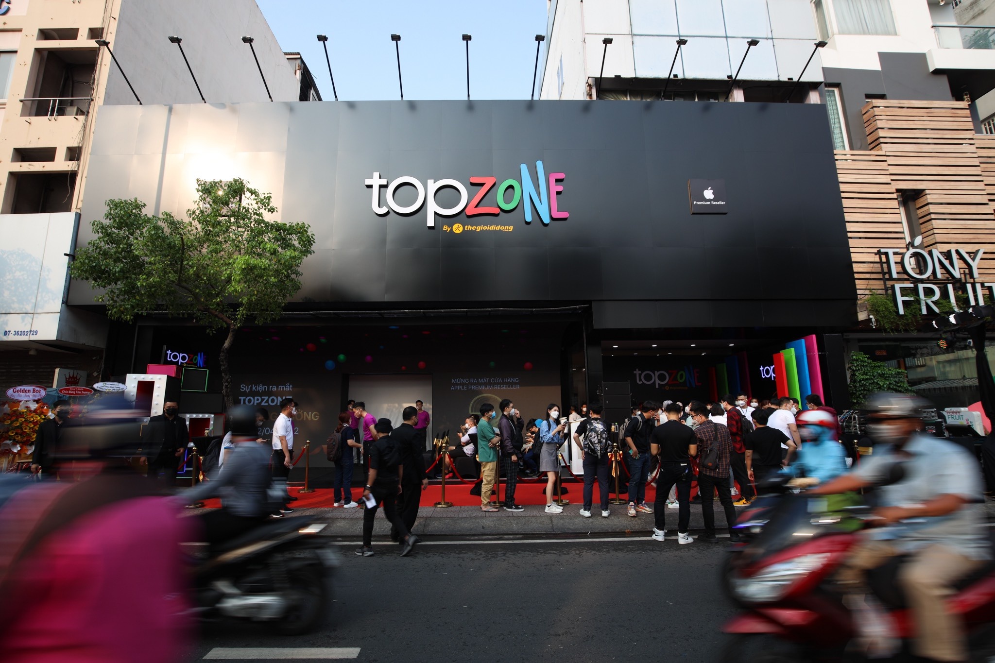 TopZone,  The Gioi Di Dong anh 1