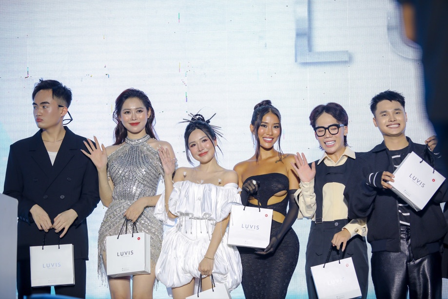 Luvis Medical ra mat bo 3 san pham cham soc da hinh anh