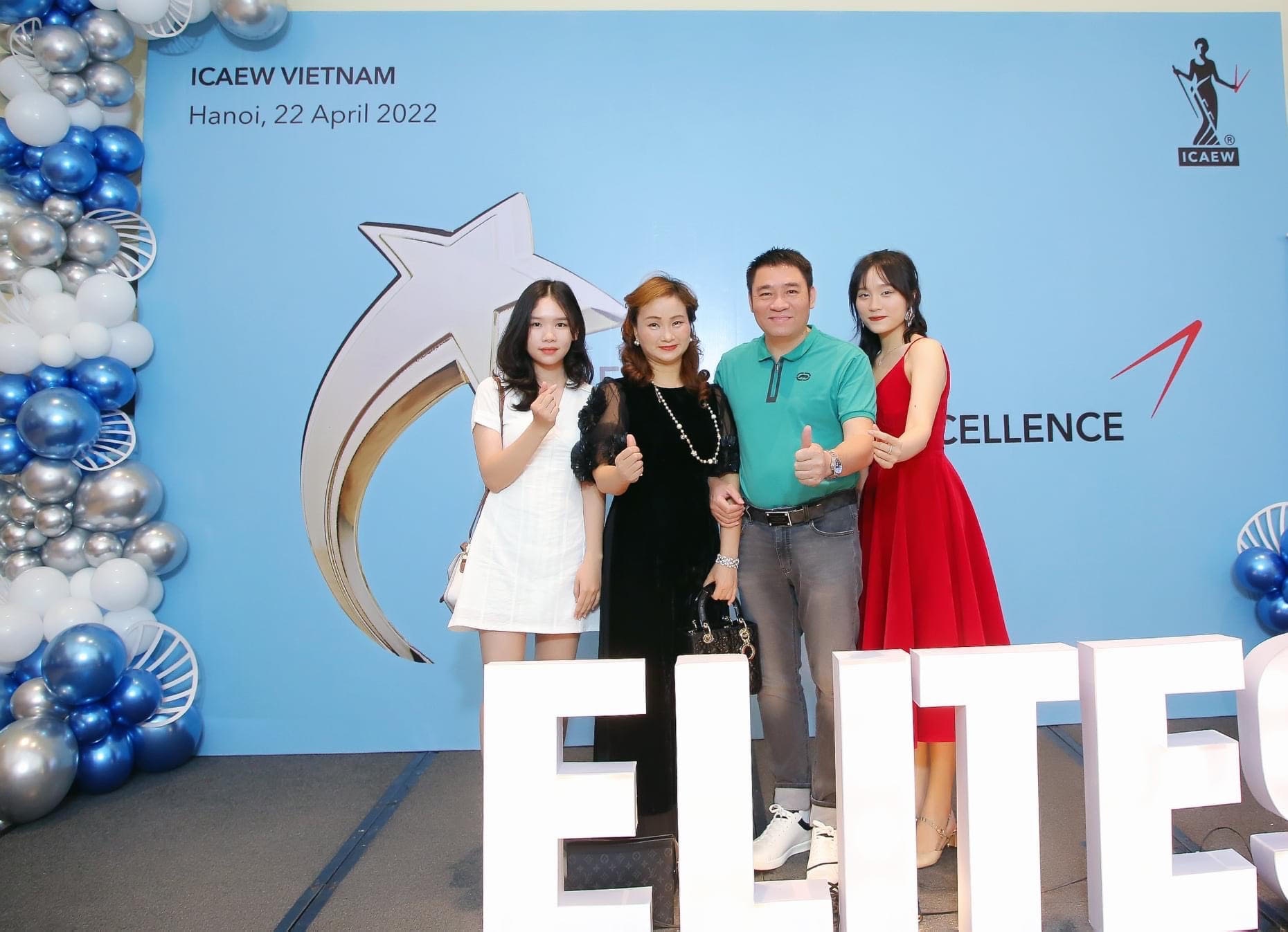 NEU,  sinh vien tai nang anh 1