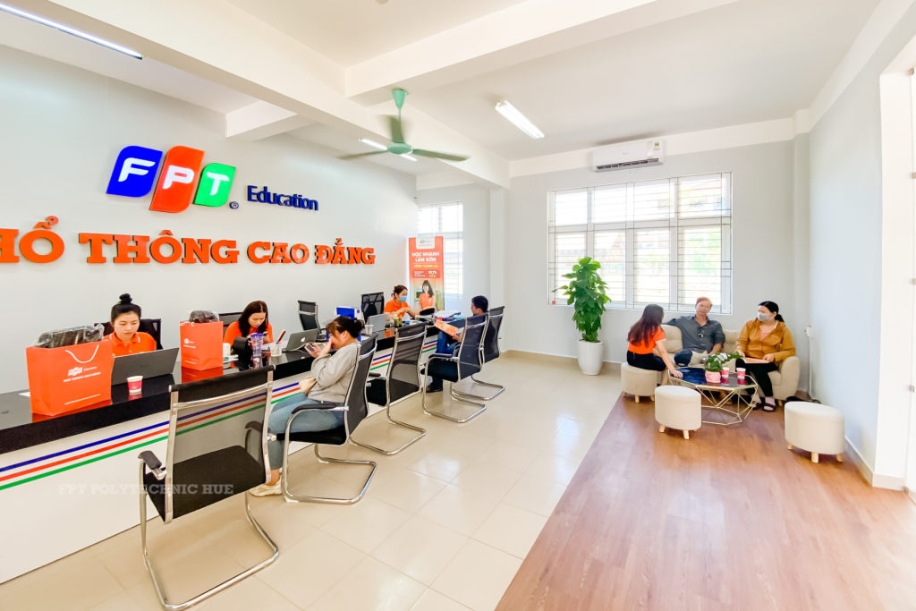 hoc cao dang sau lop 9,  huong nghiep anh 2