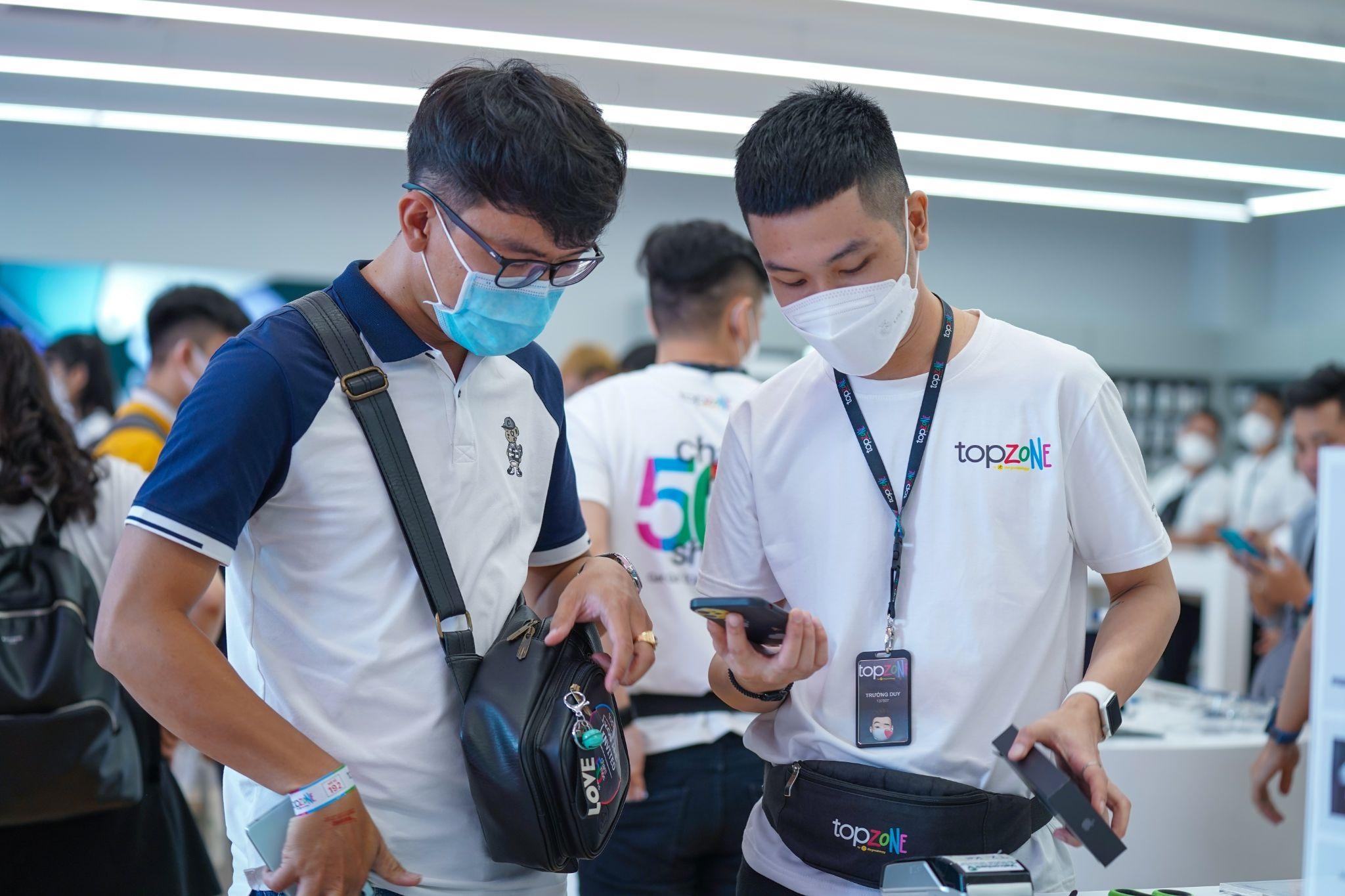 TopZone,  The Gioi Di Dong anh 4