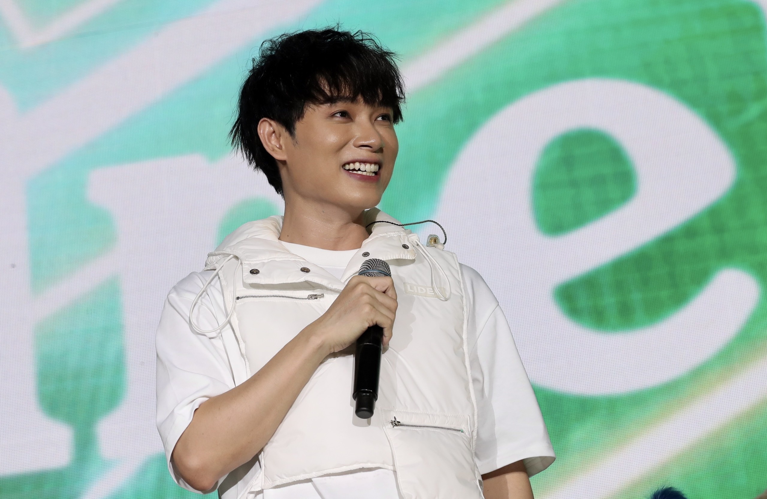 Truc Nhan, Toc Tien, Trong Hieu khuay dong dai tiec Heineken Starverse hinh anh