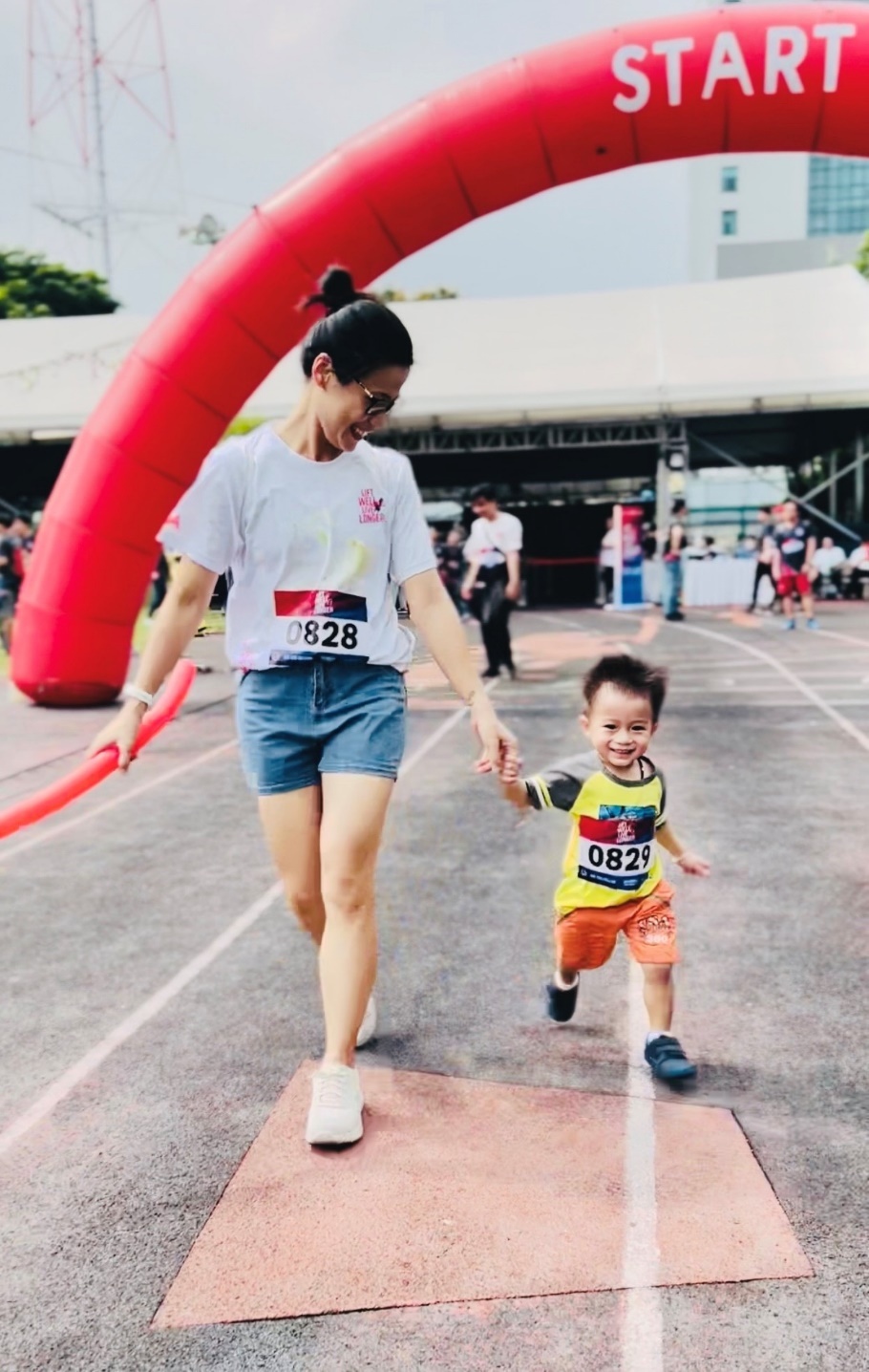 Tap doan AIA,  moi truong lam viec anh 3