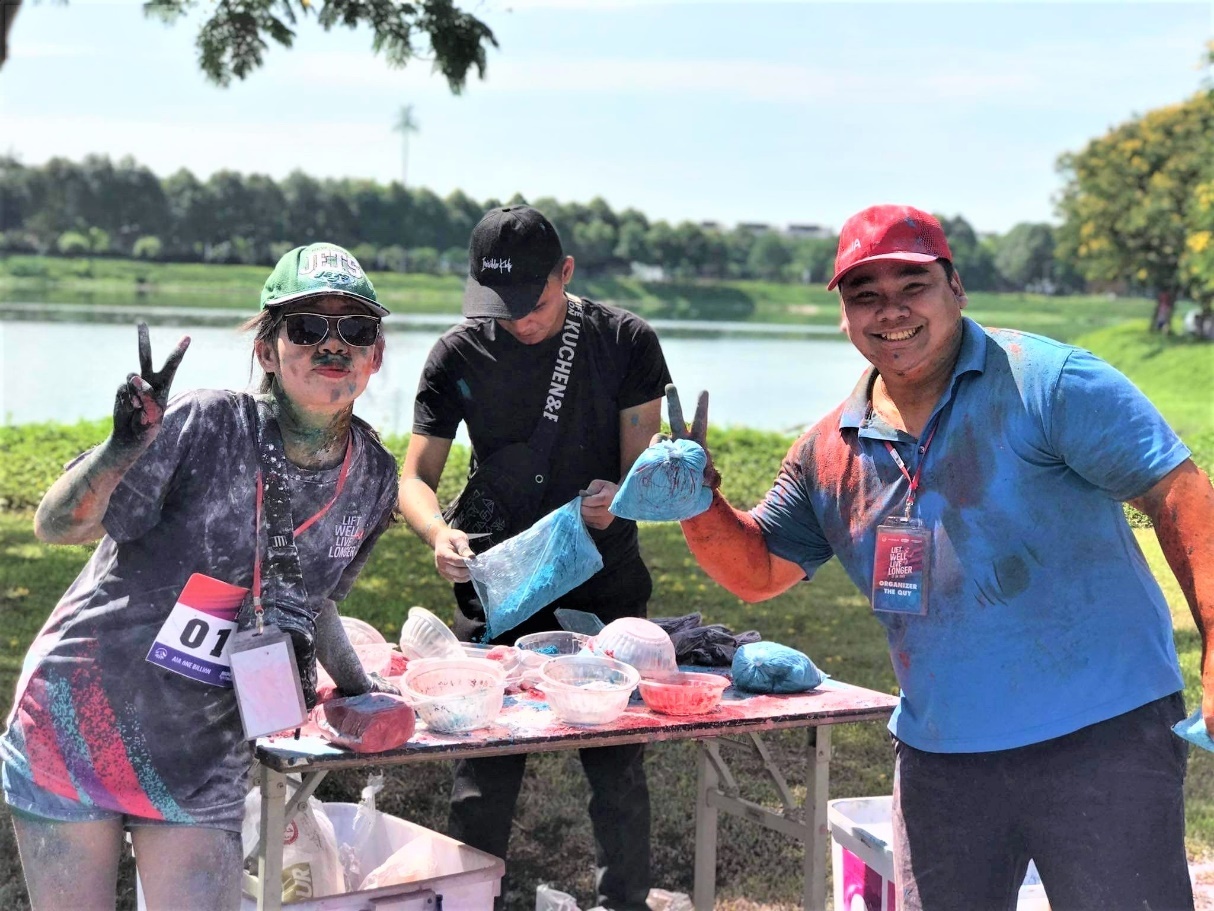 Tap doan AIA,  moi truong lam viec anh 4