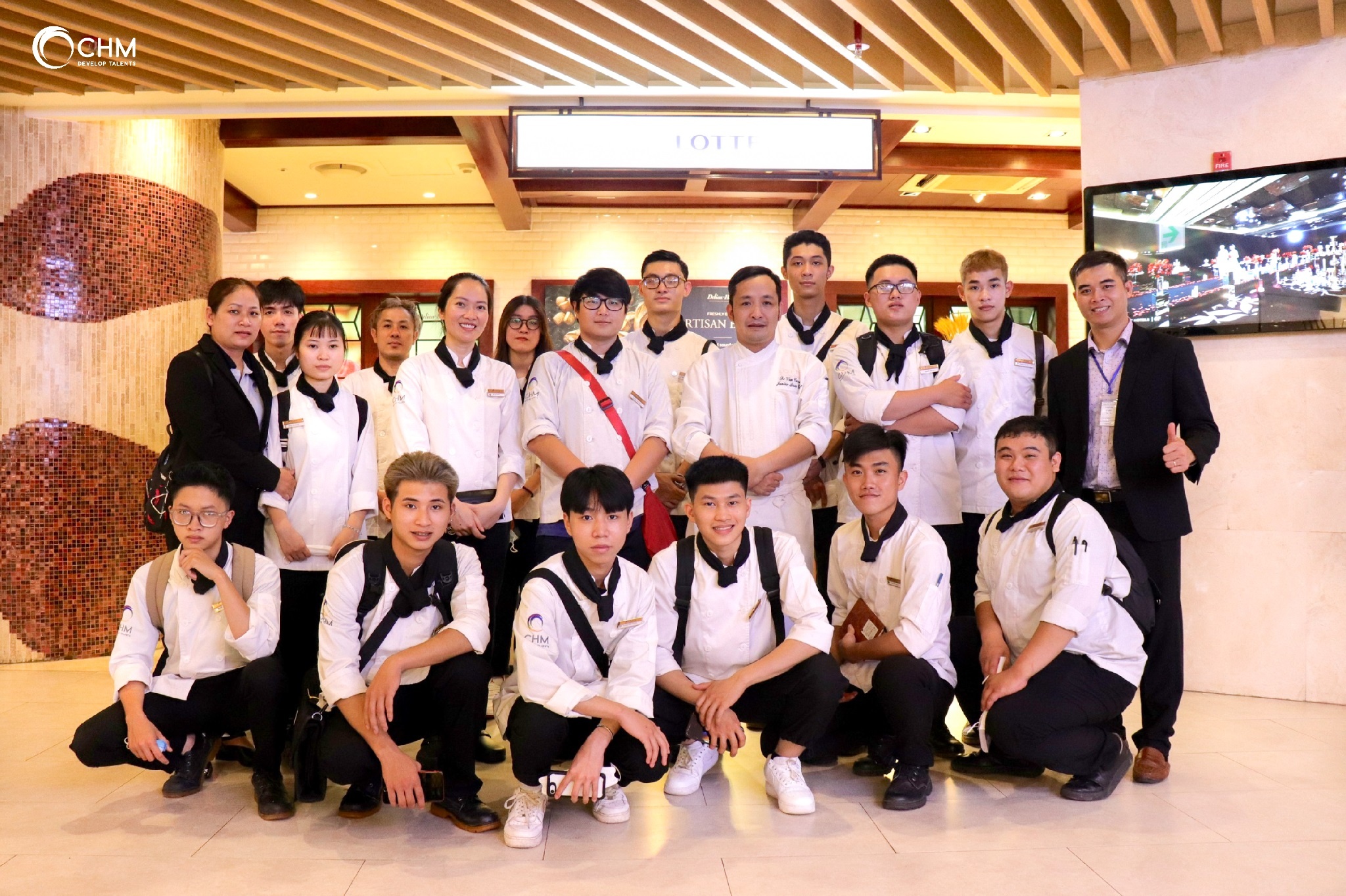 Hoc vien Quoc te CHM,  moi truong hoc hien dai anh 8