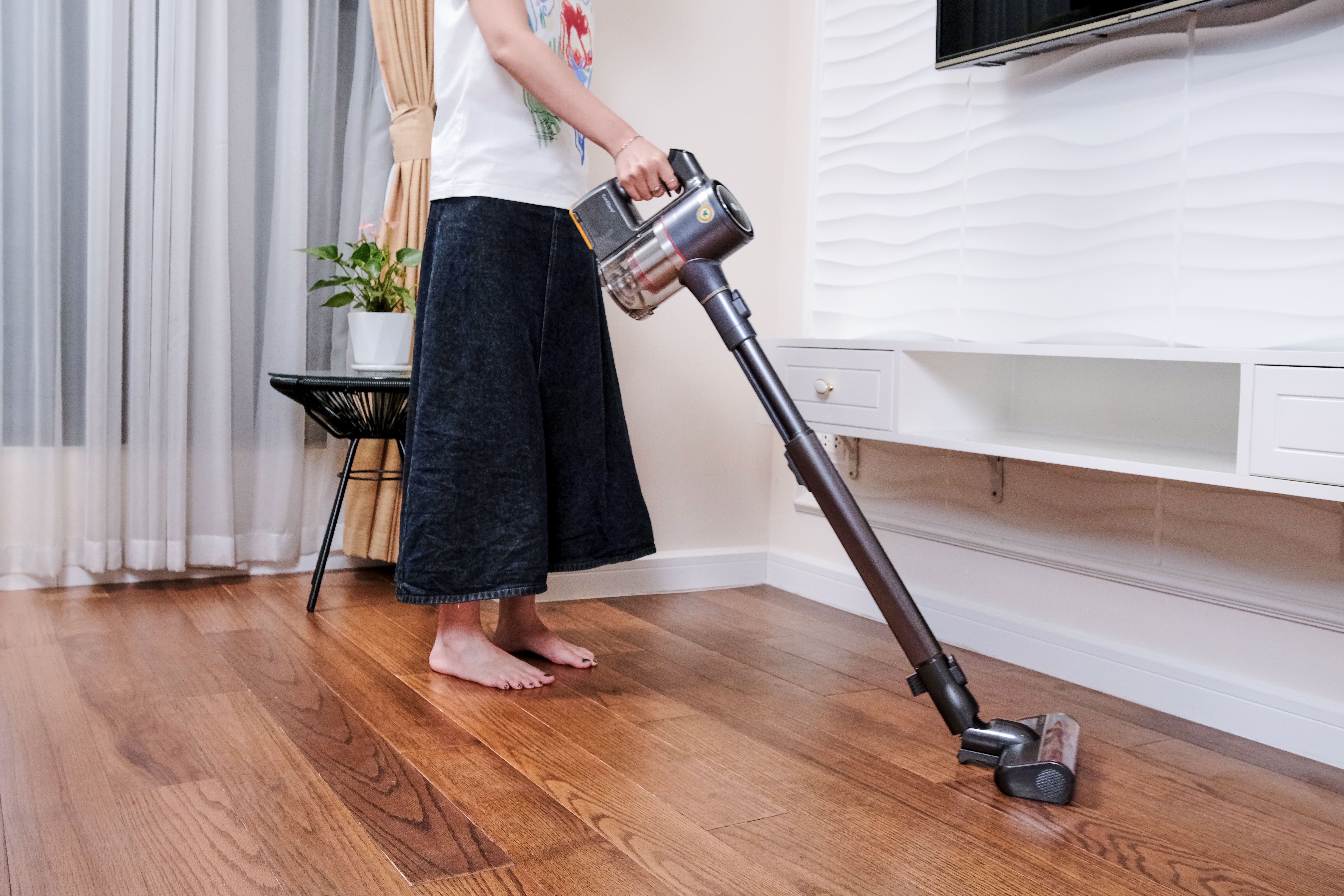 Mau may hut bui dieu chinh chieu cao linh hoat, da dang dau hut hinh anh