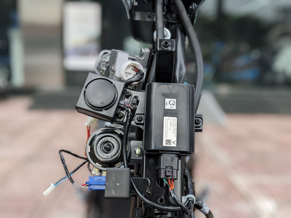 Kham pha linh kien cua VinFast Klara S su dung pin LFP hinh anh