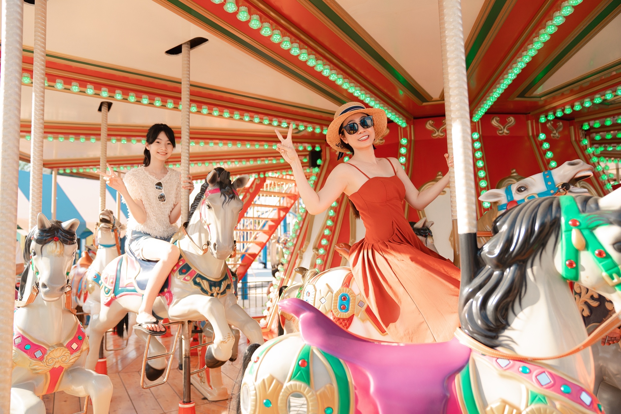 Gia dinh Thanh Thao Hugo don he soi dong tai NovaWorld Phan Thiet hinh anh