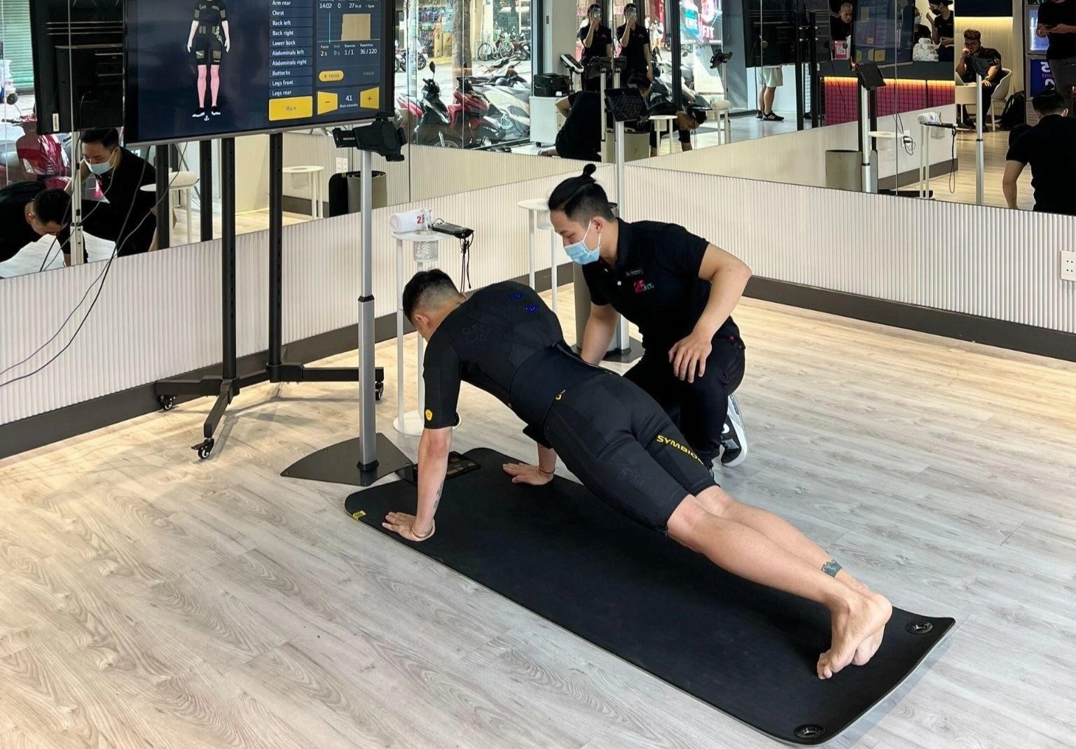 Buoc chuyen doi cong nghe an tuong cua 25 Fit hinh anh