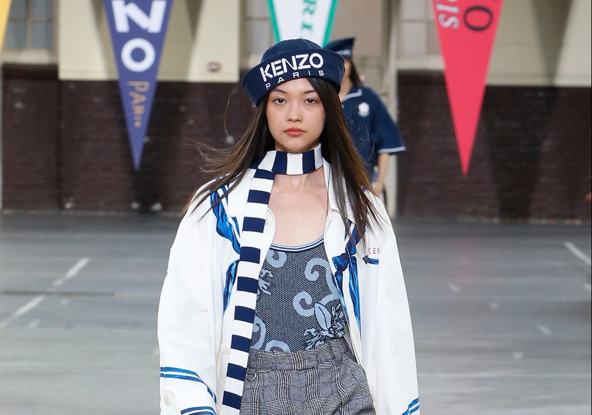 'Moi thu, moi noi, tat ca trong mot' o show Xuan - He cua Kenzo hinh anh