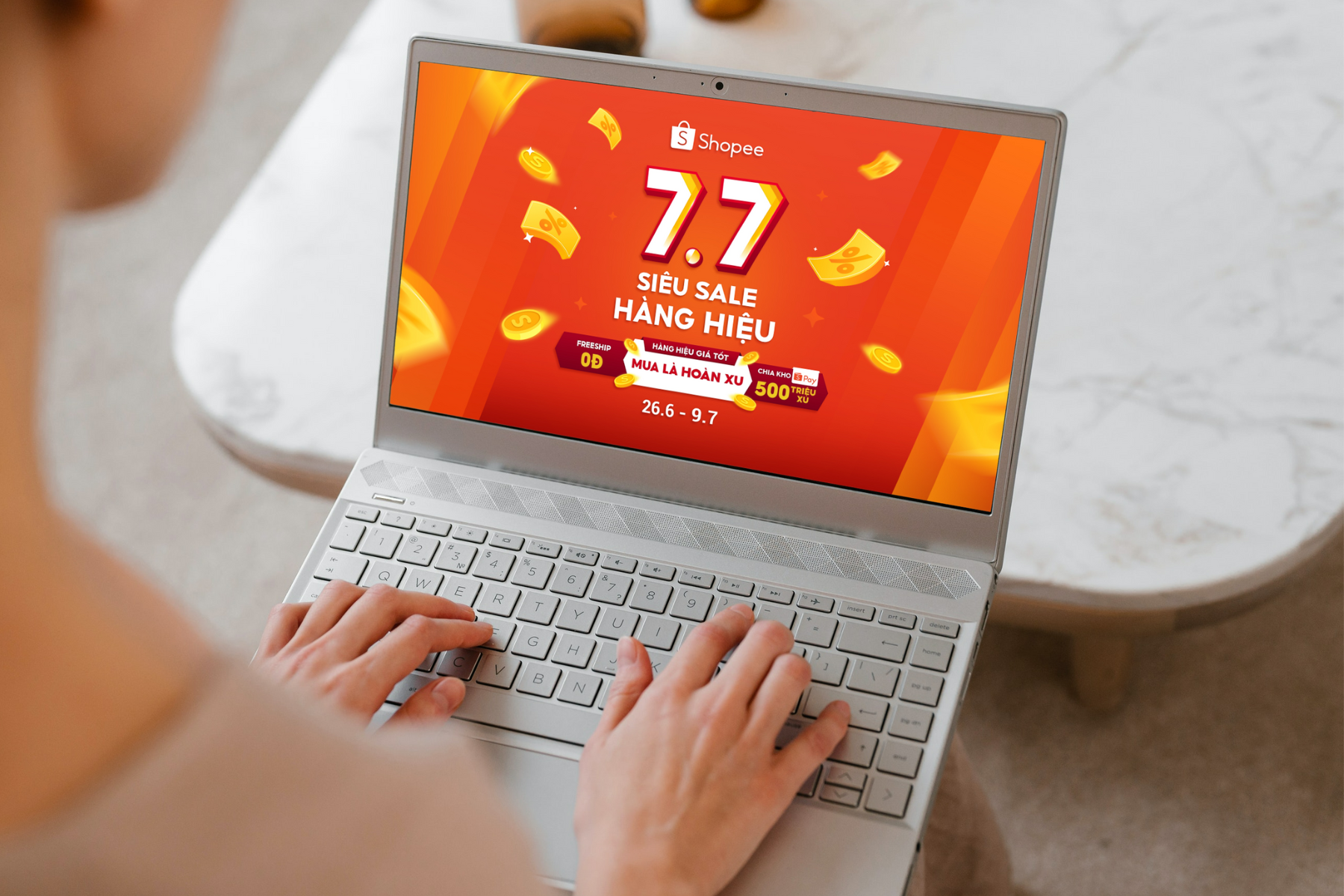 Shopee,  Sieu sale hang hieu anh 1