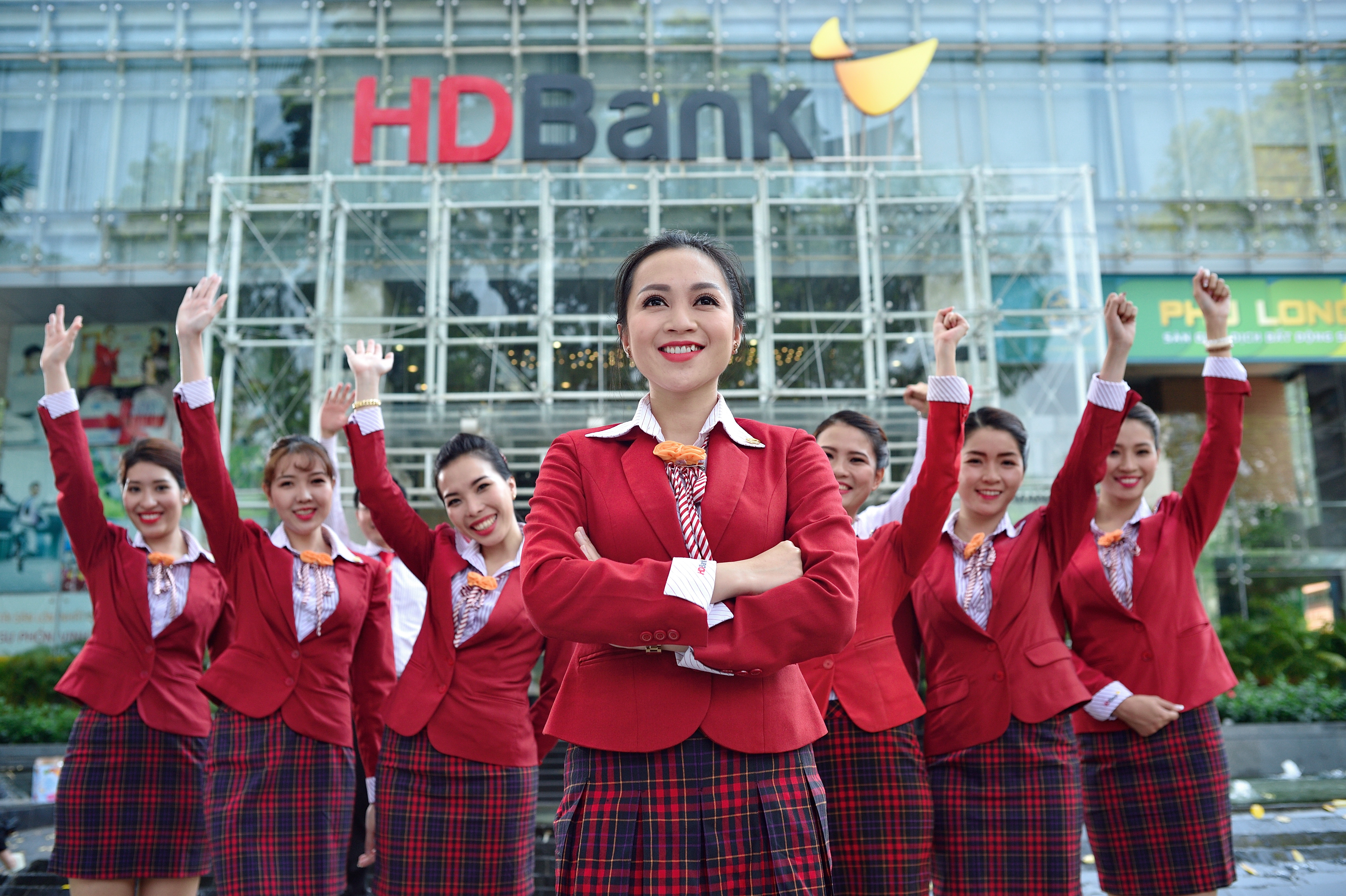 HDBank mo moi 18 diem giao dich, tuyen dung 250 ung vien hinh anh