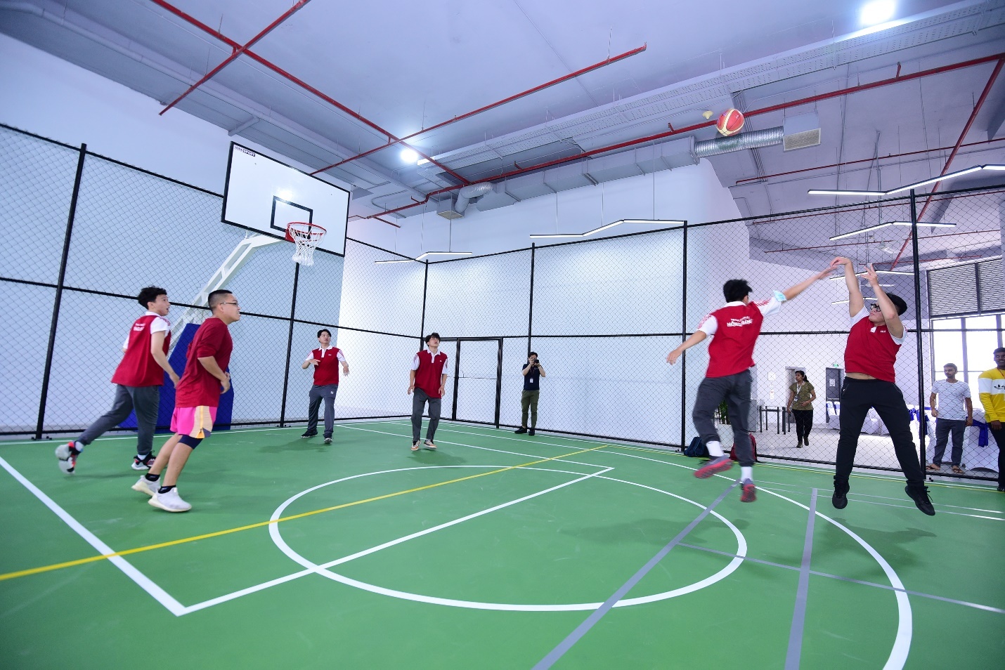 Dai hoc Quoc te Hong Bang anh 4