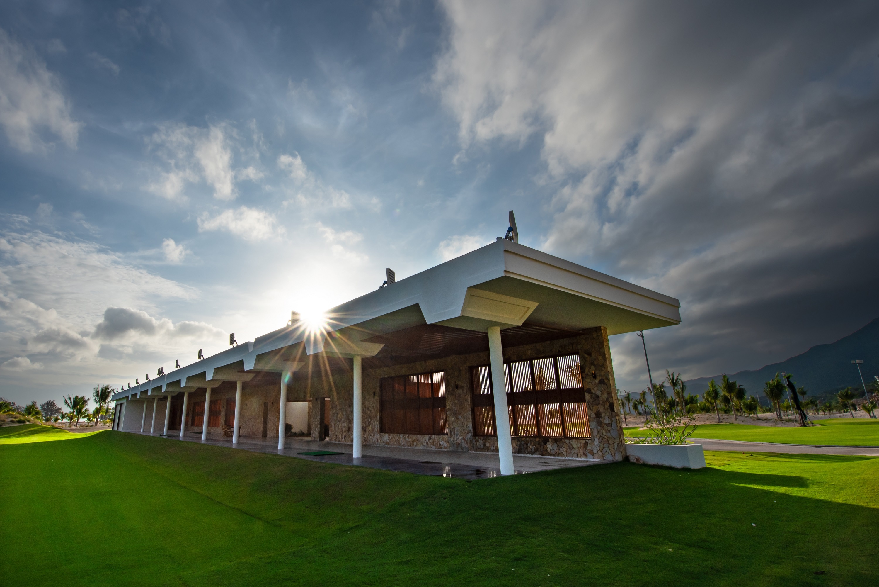 Nara Binh Tien Golf Club,  Cong ty Sen Vang anh 1