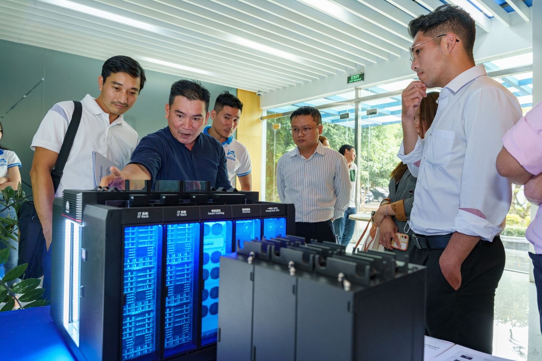 Huawei,  trung tam du lieu anh 1