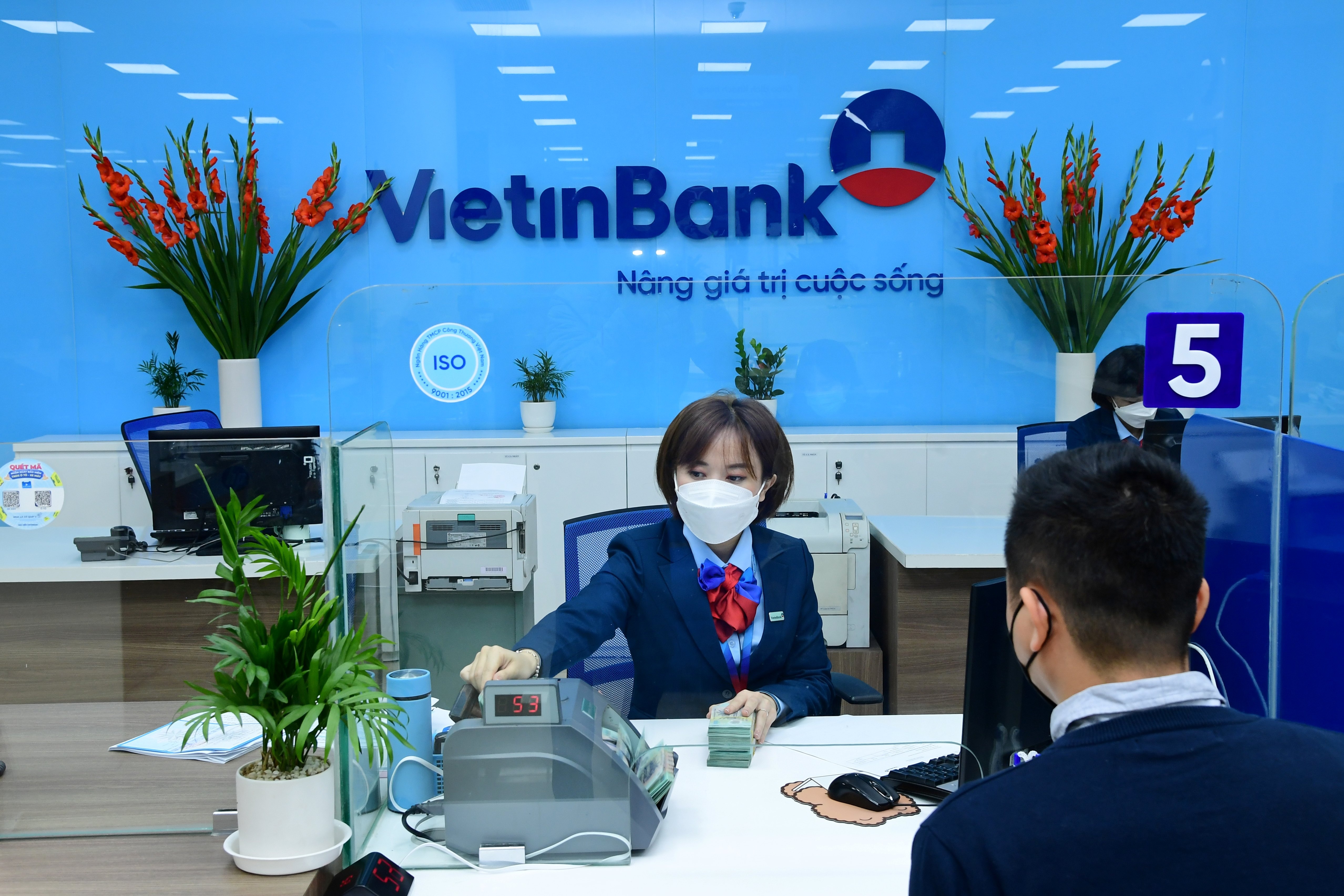 VietinBank trien khai thu phi ha tang cang bien tai TP.HCM hinh anh