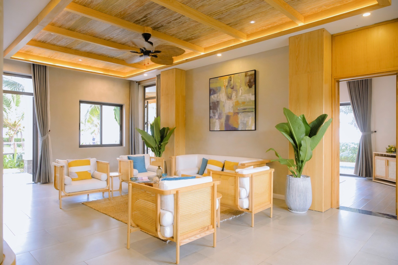 Le Palmier Ho Tram,  Nhieu hon mot chu thuong anh 2