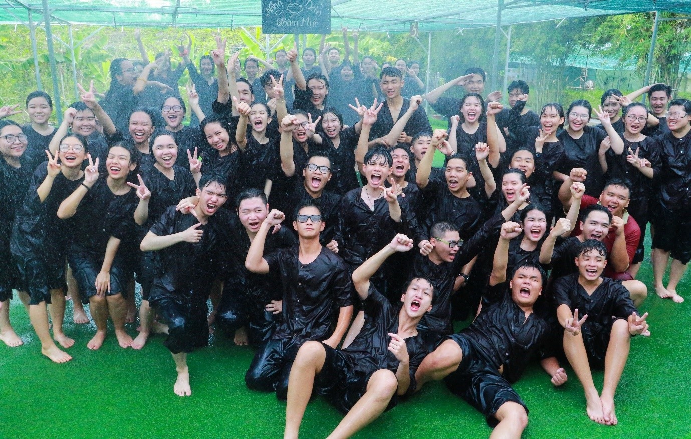 Truong Quoc te A Chau anh 4