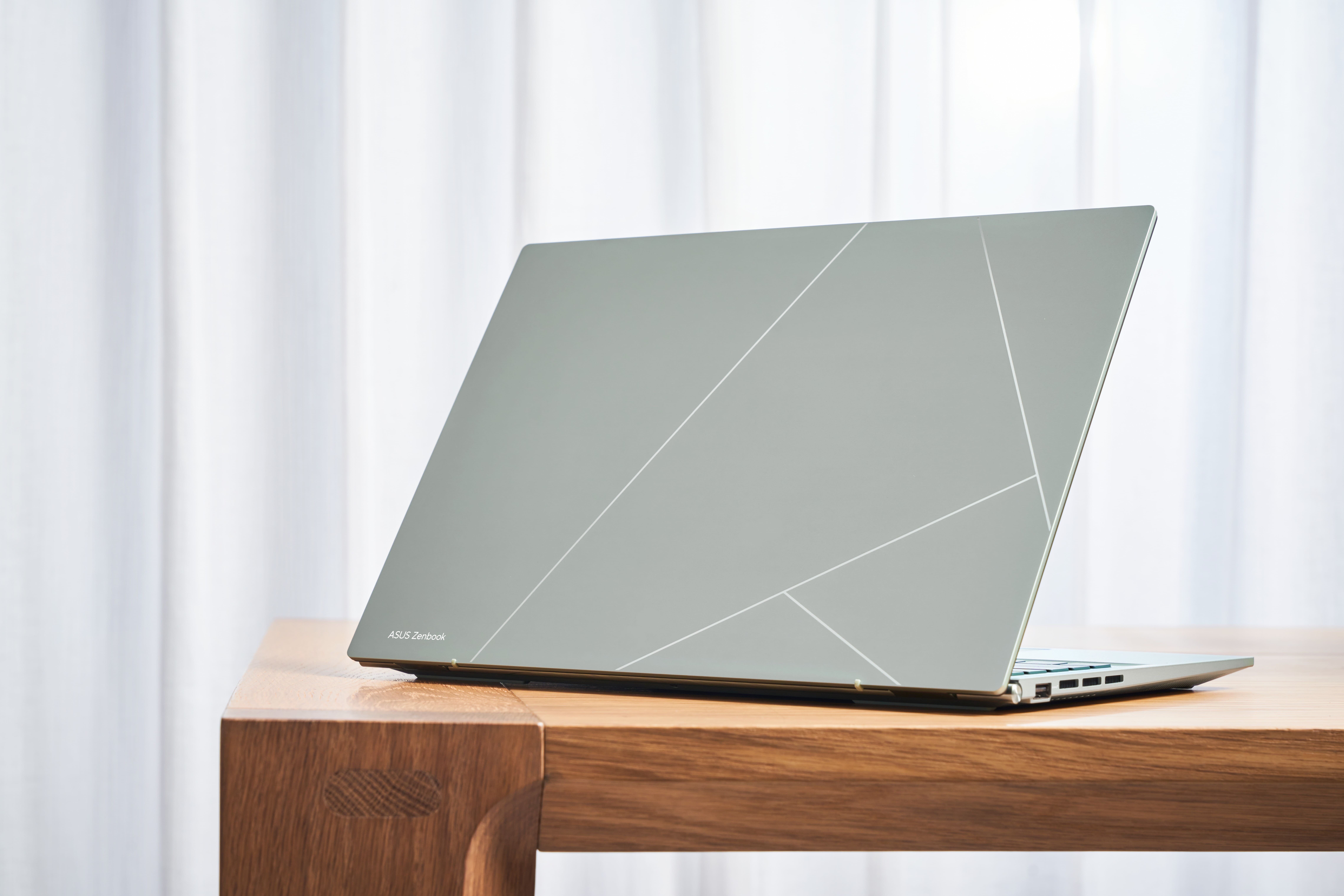 Asus Zenbook 14 OLED anh 1