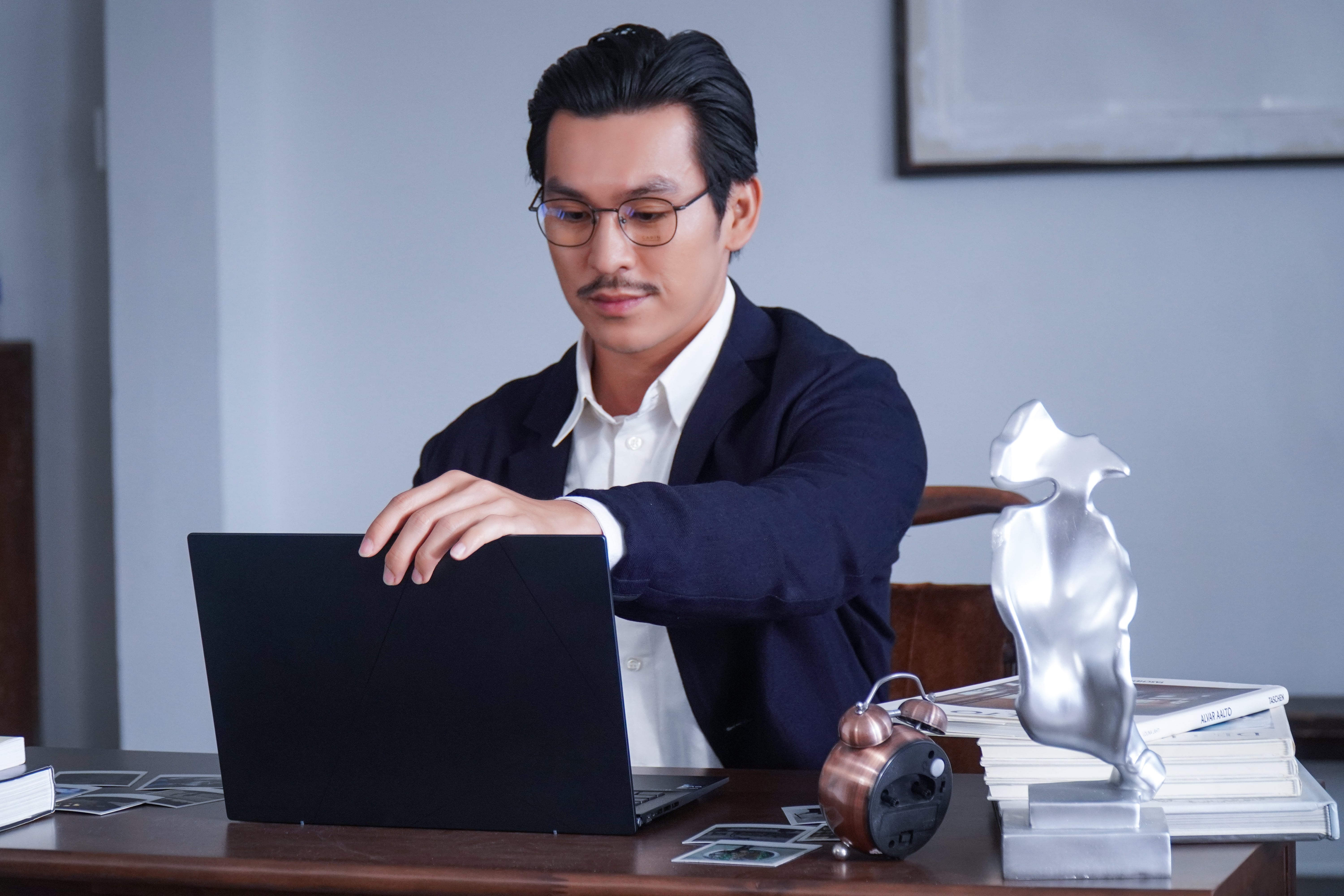 Asus Zenbook 14 OLED - ban dong hanh cua nguoi tre nang dong hinh anh