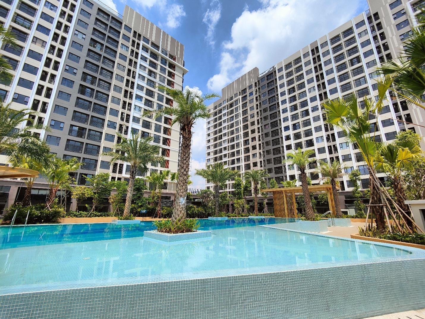 chung cu quan 12,  tim noi an cu anh 2