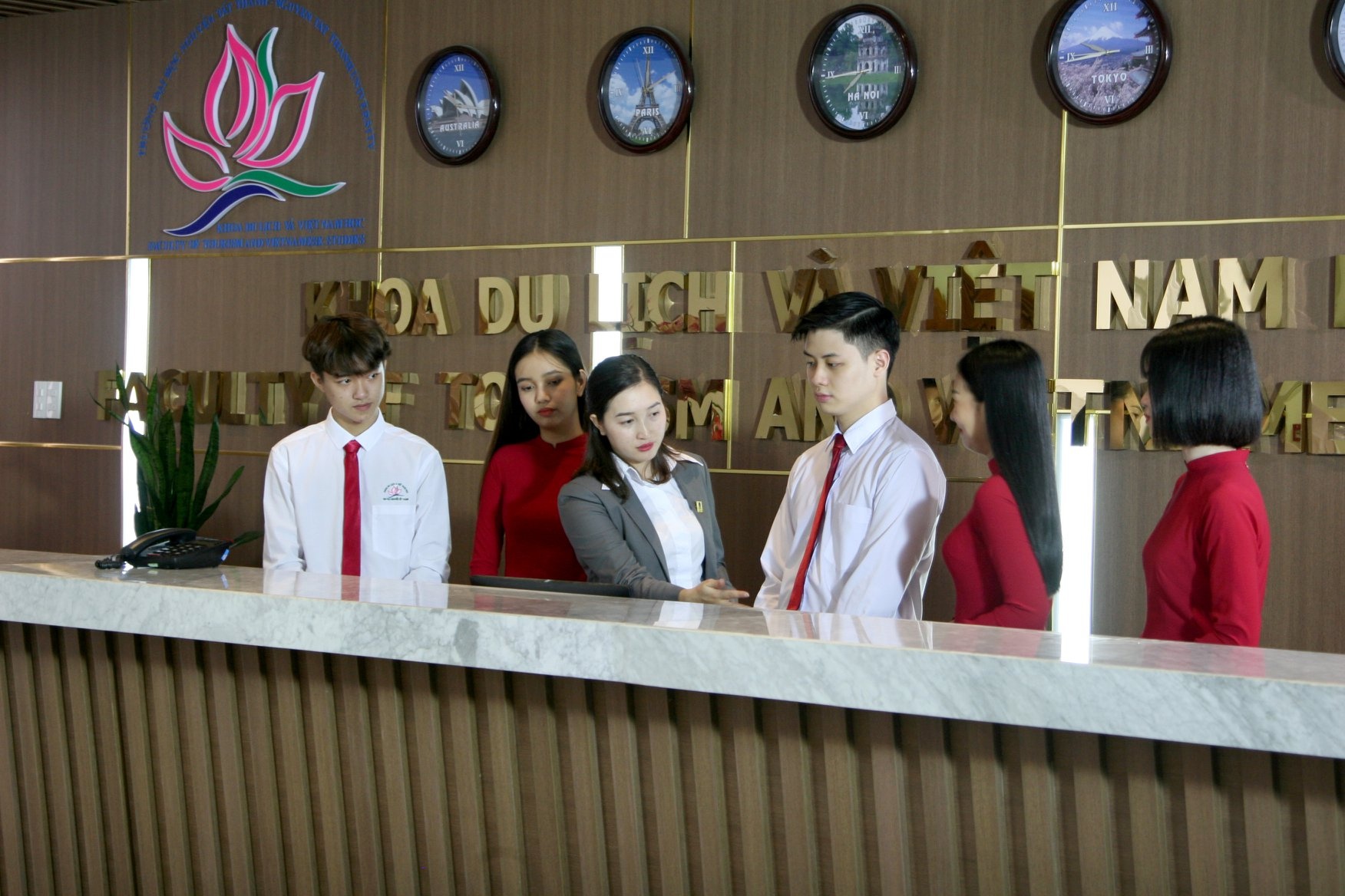 Thieu hut nhan su khi du lich phuc hoi hinh anh