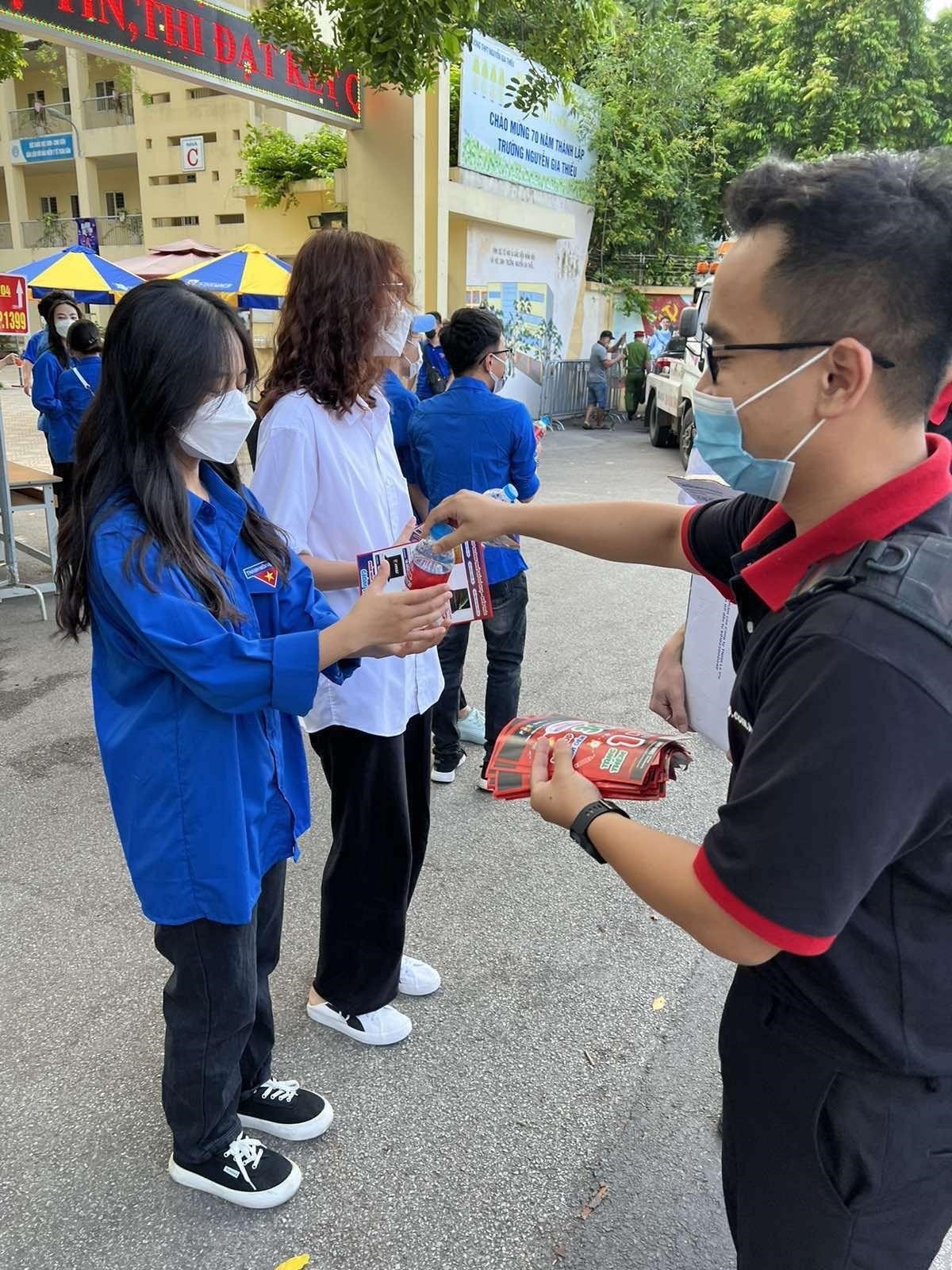 Khuyen mai FPT Shop anh 3