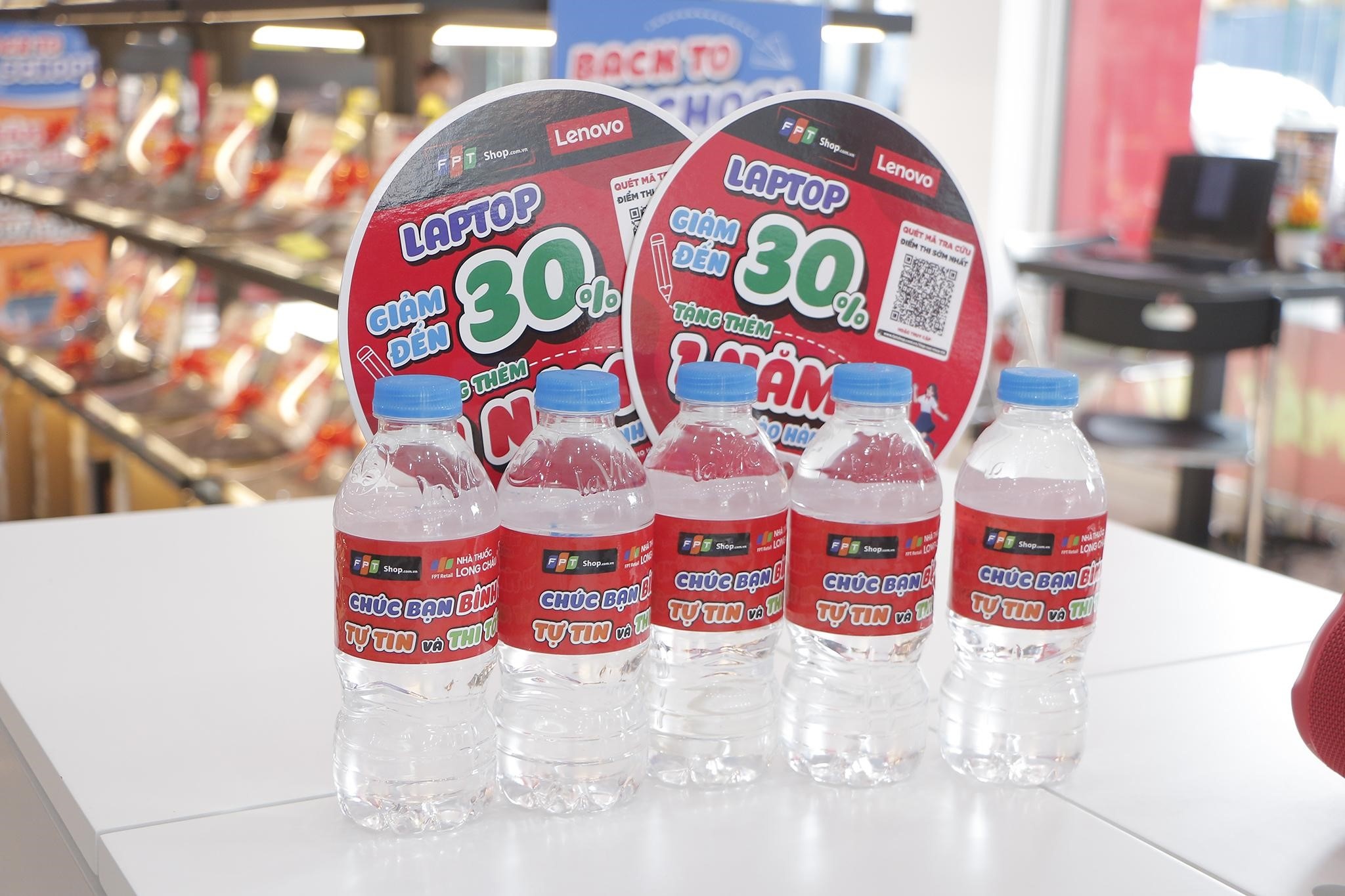 Khuyen mai FPT Shop anh 4