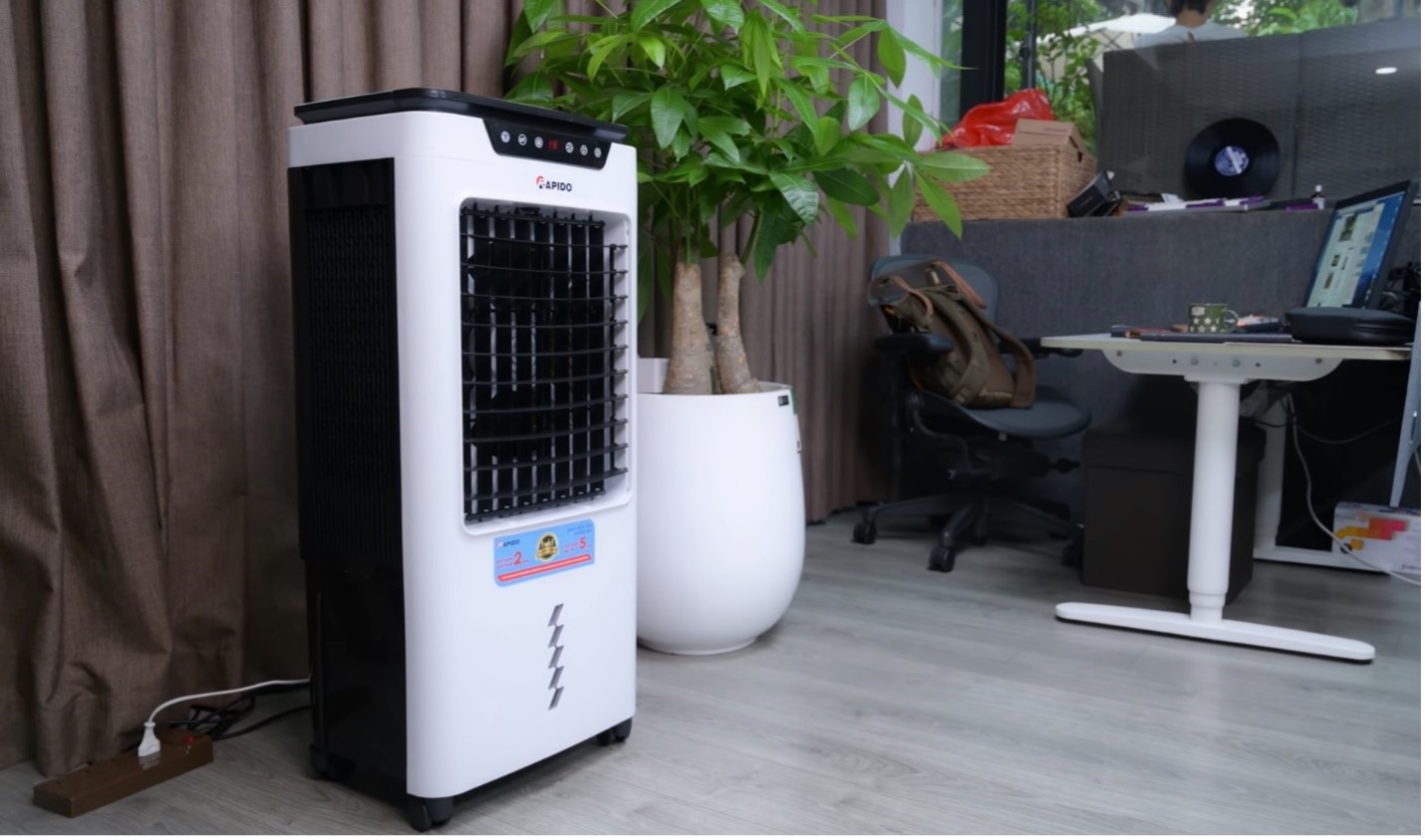 quat dieu hoa Rapido,  nang nong anh 2