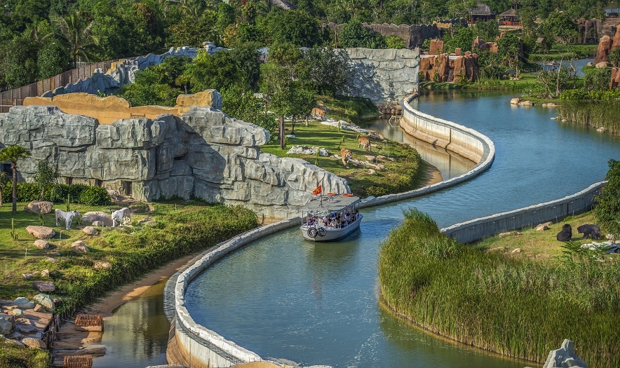 Kham pha le hoi ba mien tai VinWonders Nam Hoi An hinh anh