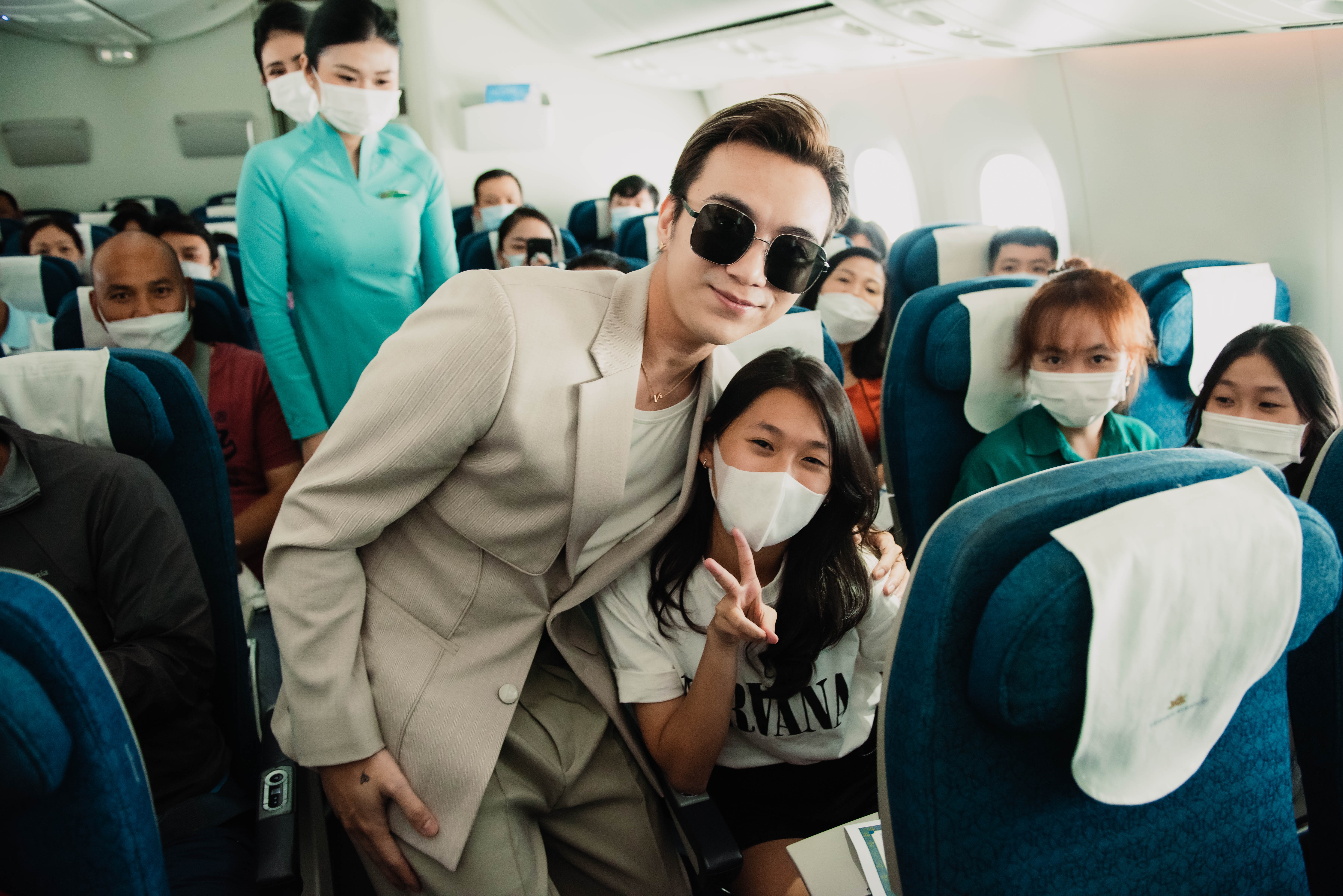 Nhanh len nhe!,  bai hat chu de anh 1