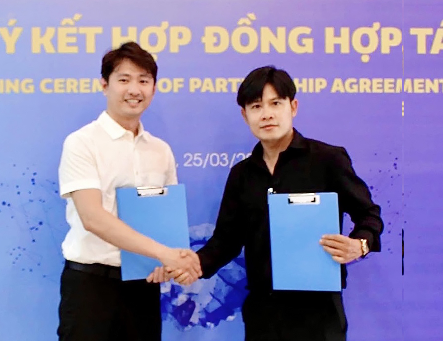 NFT tai dinh hinh moi quan he nghe si - khan gia hinh anh