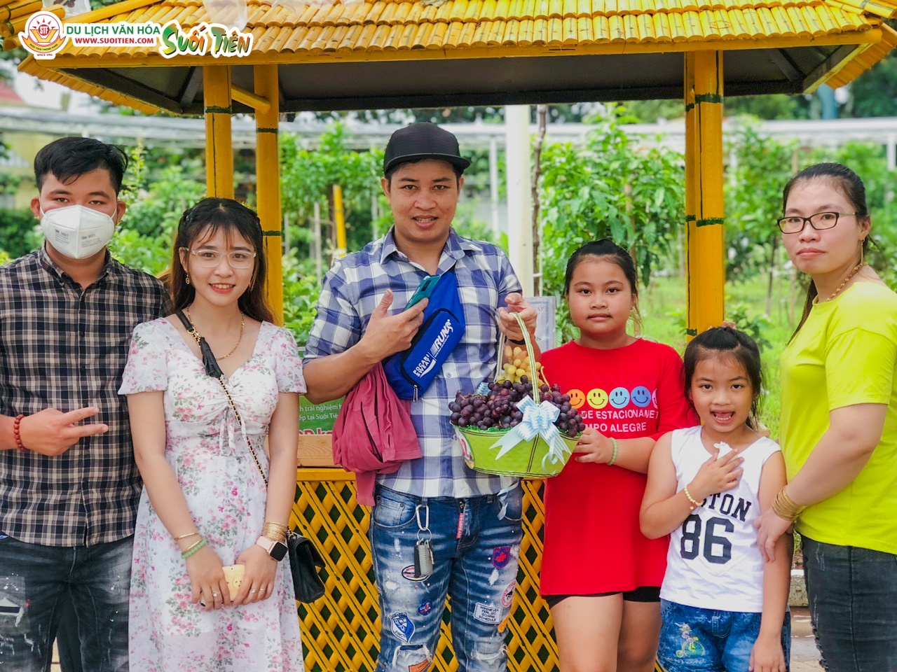 hai nho tai vuon,  du lich Suoi Tien anh 1